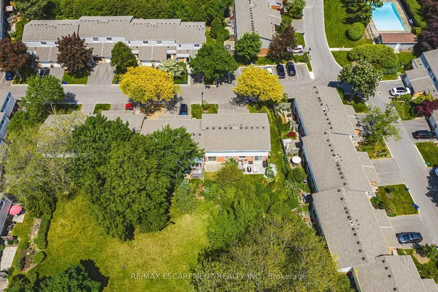 Additional property image - 451 Woodview Rd Unit 2