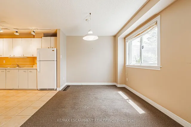 Additional property image - 451 Woodview Rd Unit 2