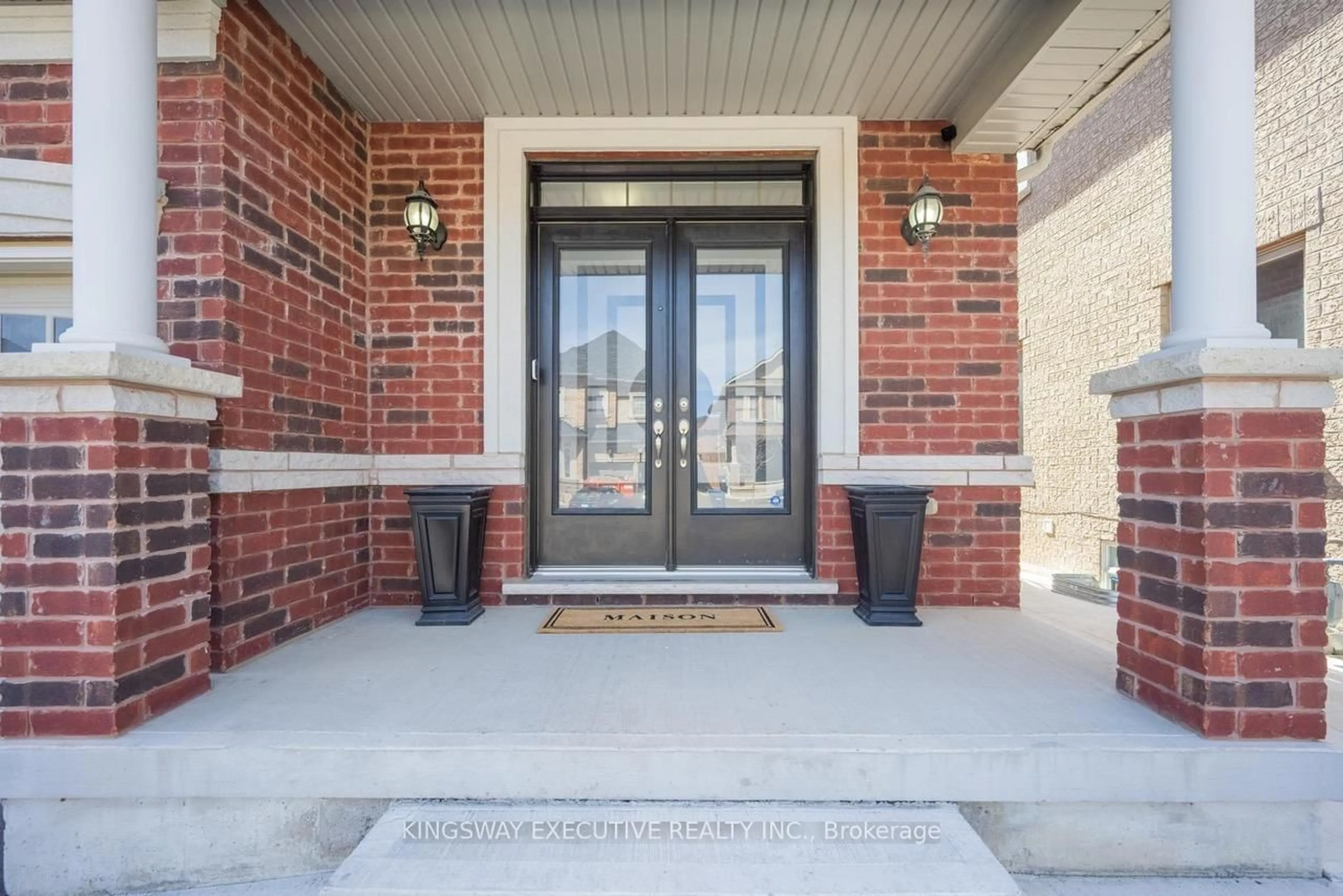 Indoor entryway for 12 ACTION Dr, Brampton Ontario L7A 4X8