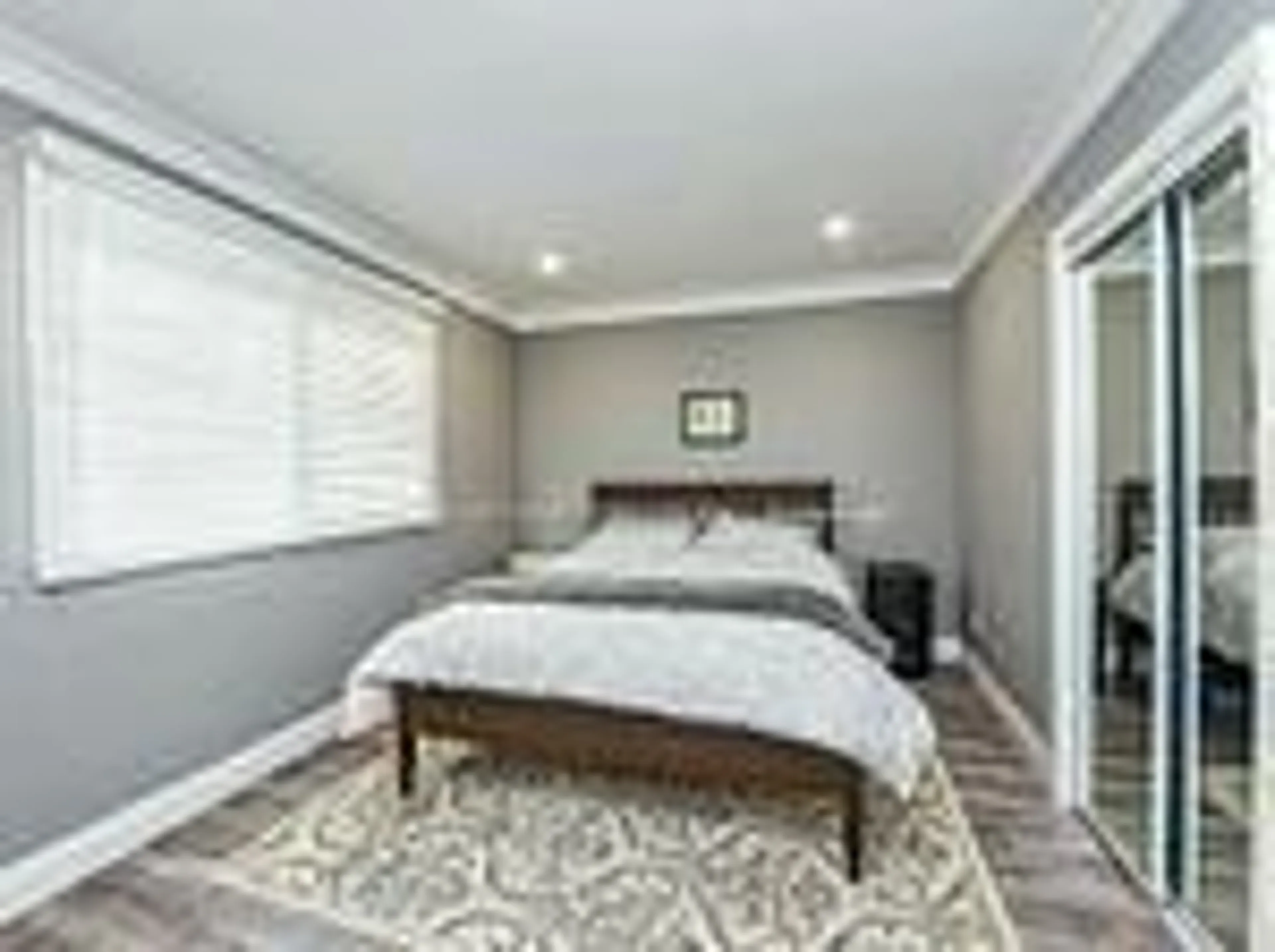 Bedroom with bed, unknown for 1443 Saginaw Cres, Mississauga Ontario L5H 1X4