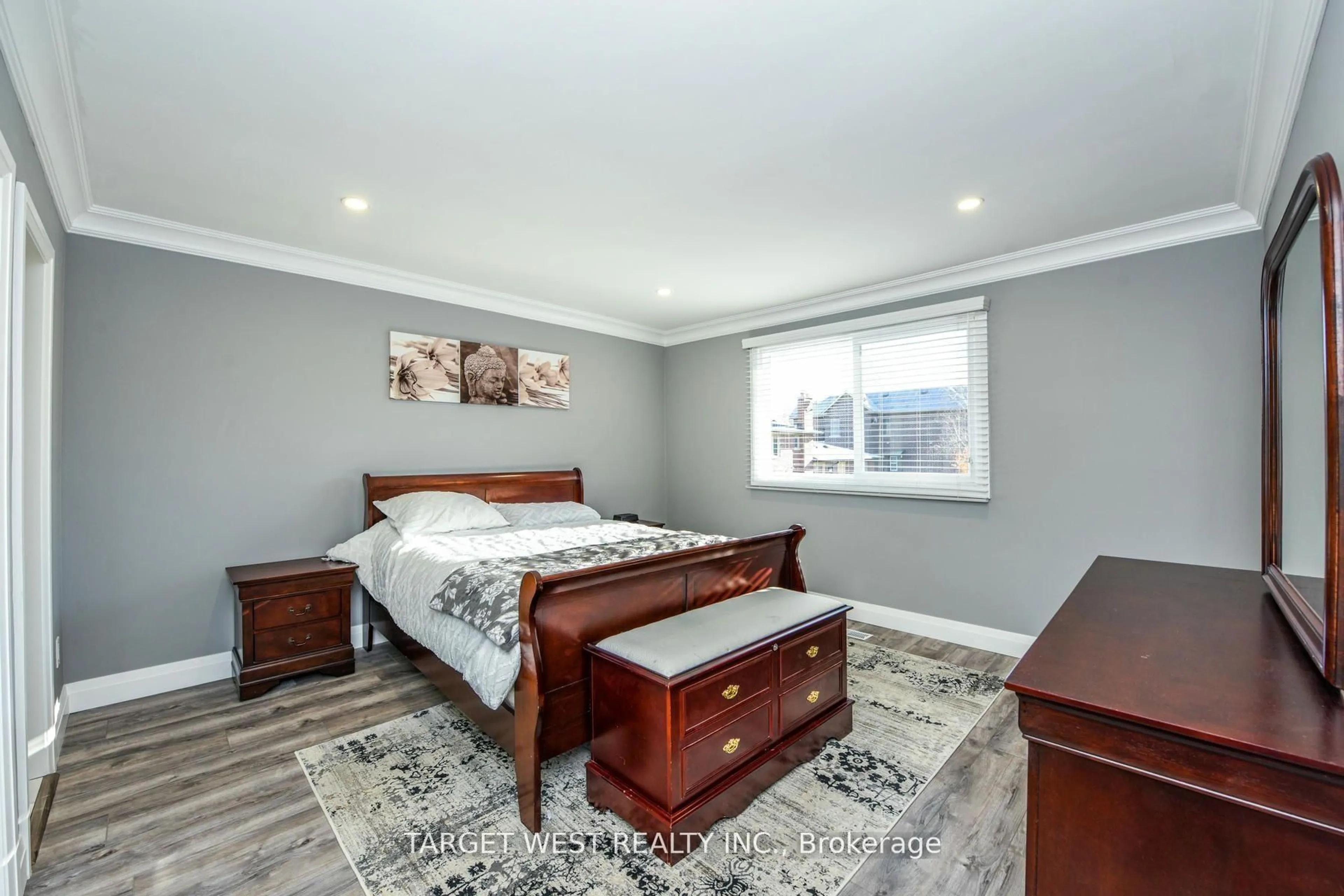 Bedroom with bed, wood/laminate floor for 1443 Saginaw Cres, Mississauga Ontario L5H 1X4