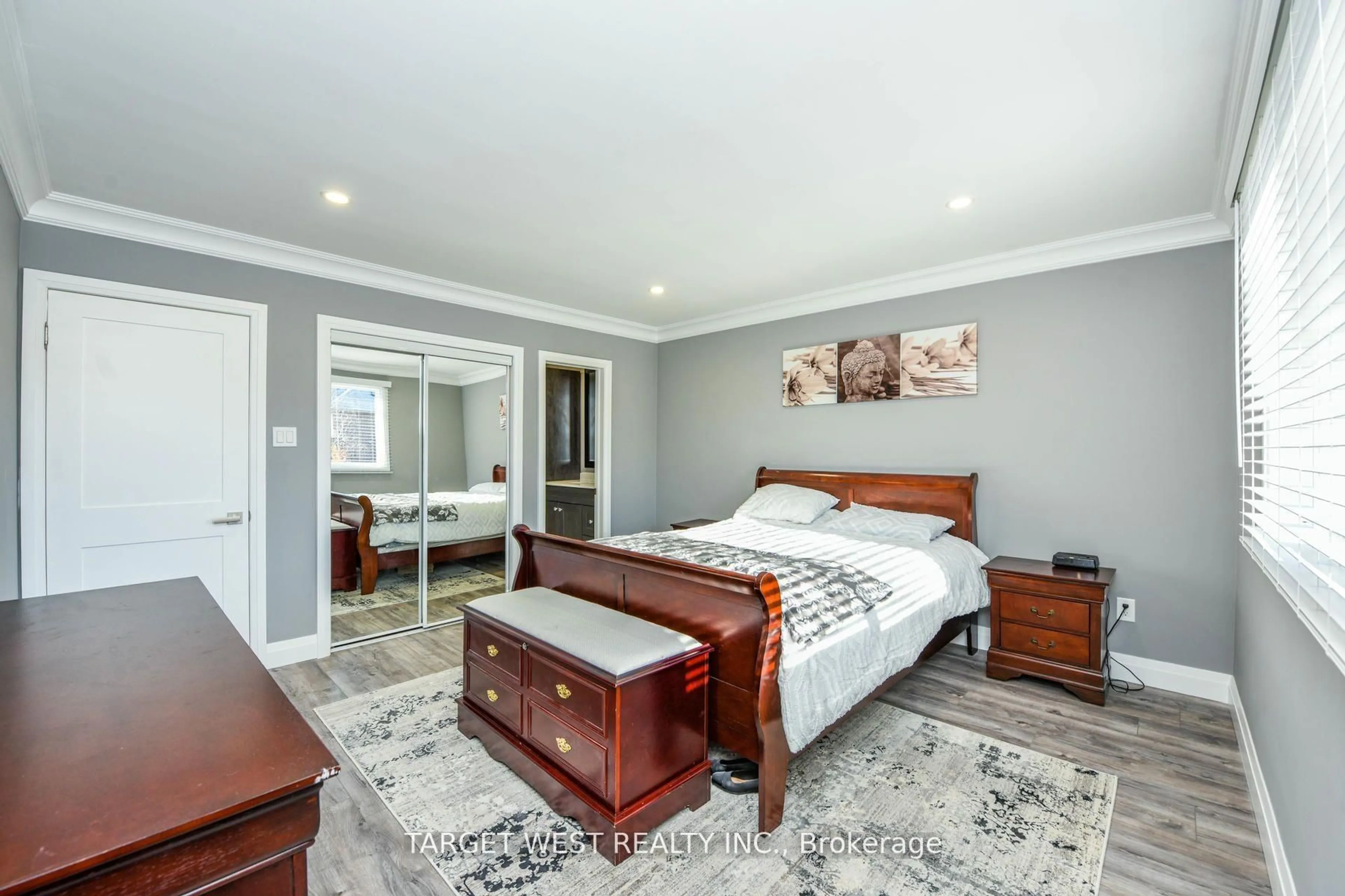 Bedroom with bed, unknown for 1443 Saginaw Cres, Mississauga Ontario L5H 1X4