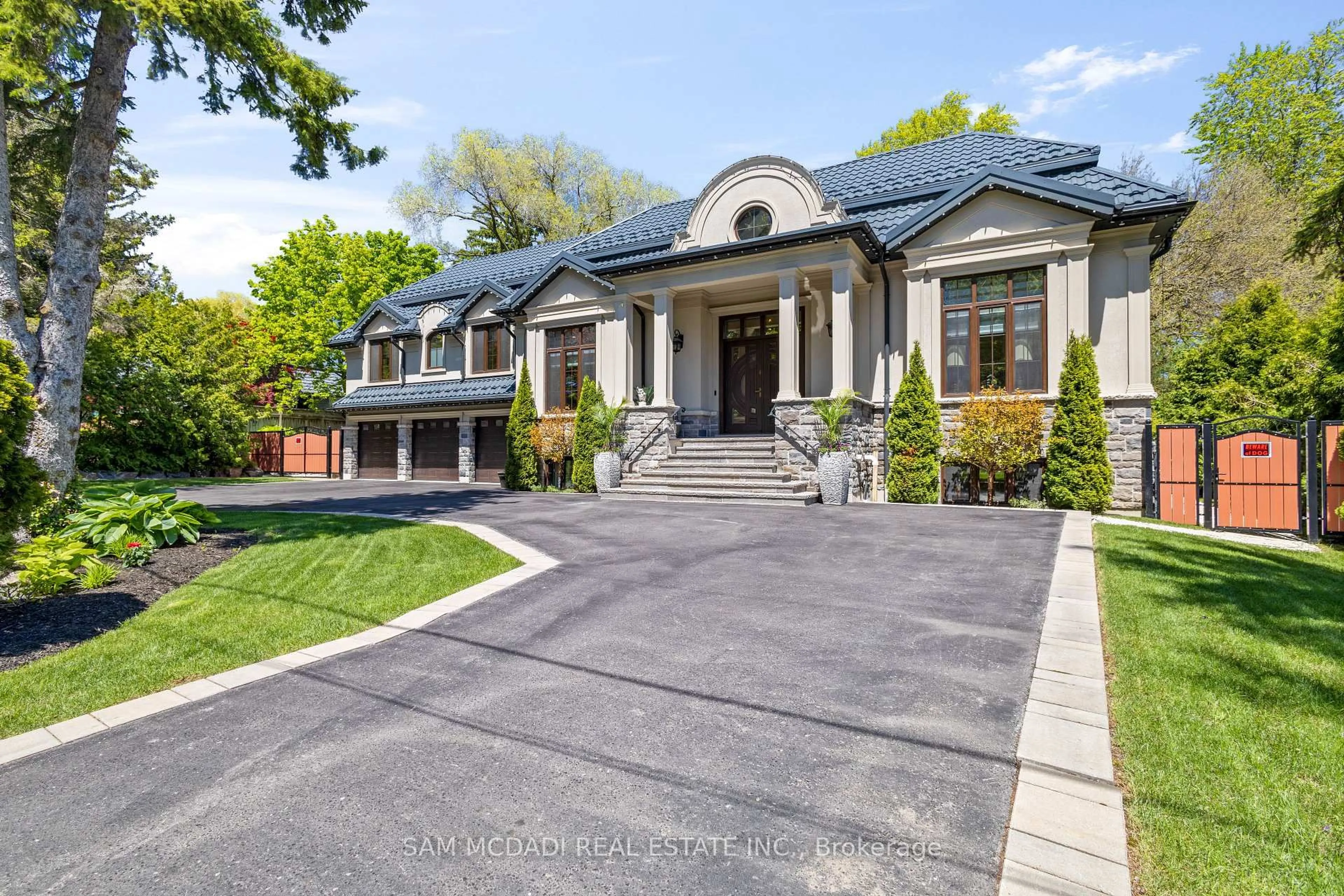 Home with brick exterior material, street for 539 Old Poplar Row, Mississauga Ontario L5J 2N9
