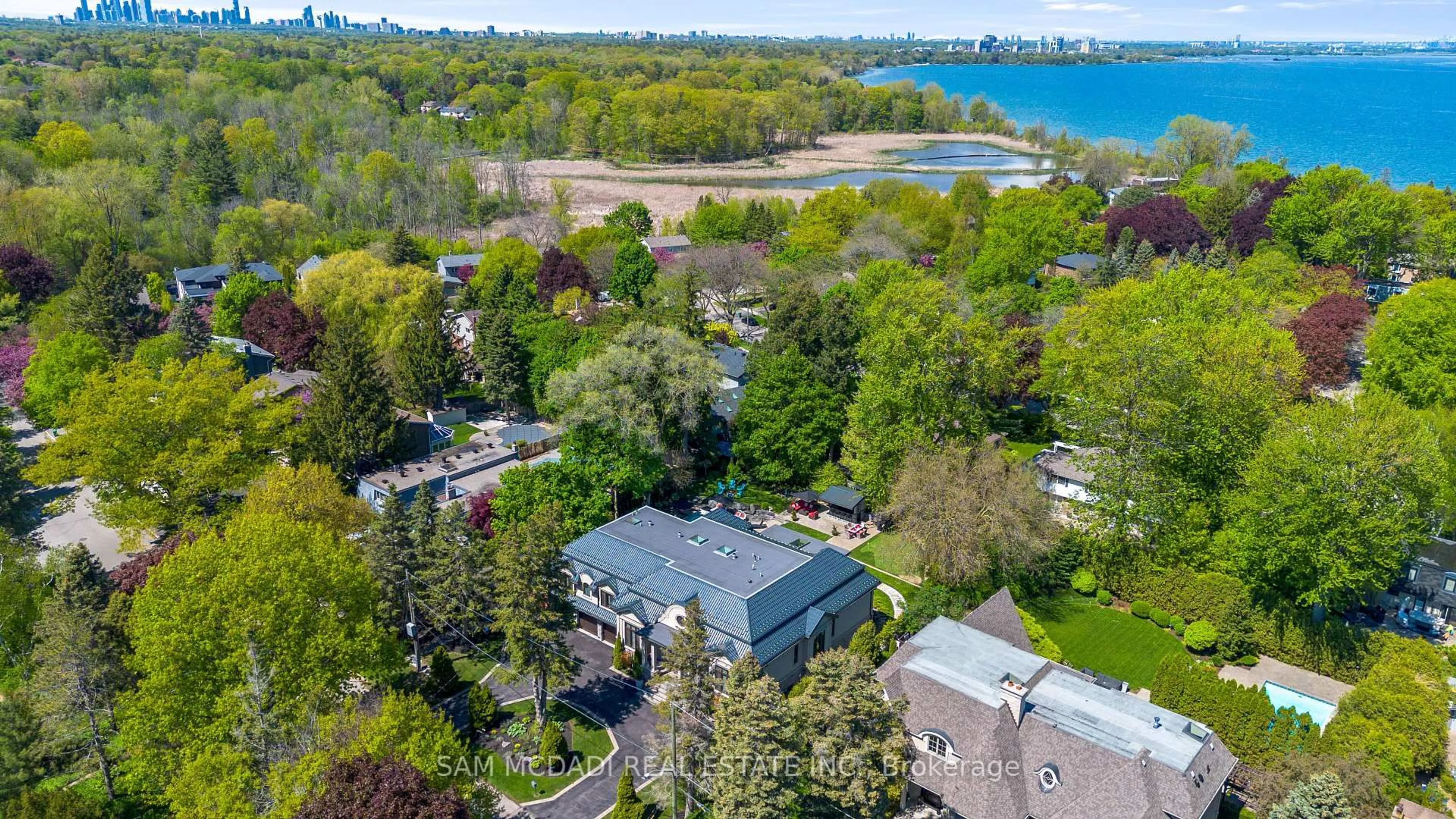 A pic from outside/outdoor area/front of a property/back of a property/a pic from drone, water/lake/river/ocean view for 539 Old Poplar Row, Mississauga Ontario L5J 2N9