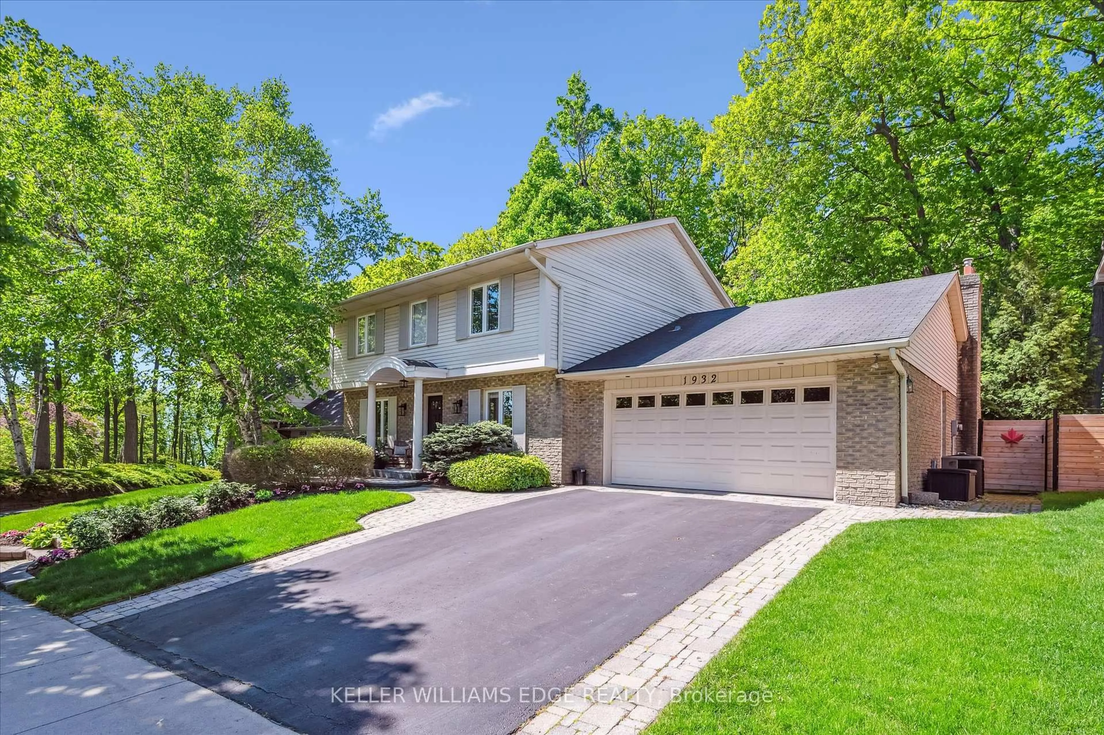 Unknown for 1932 Four Seasons Dr, Burlington Ontario L7P 2Y1