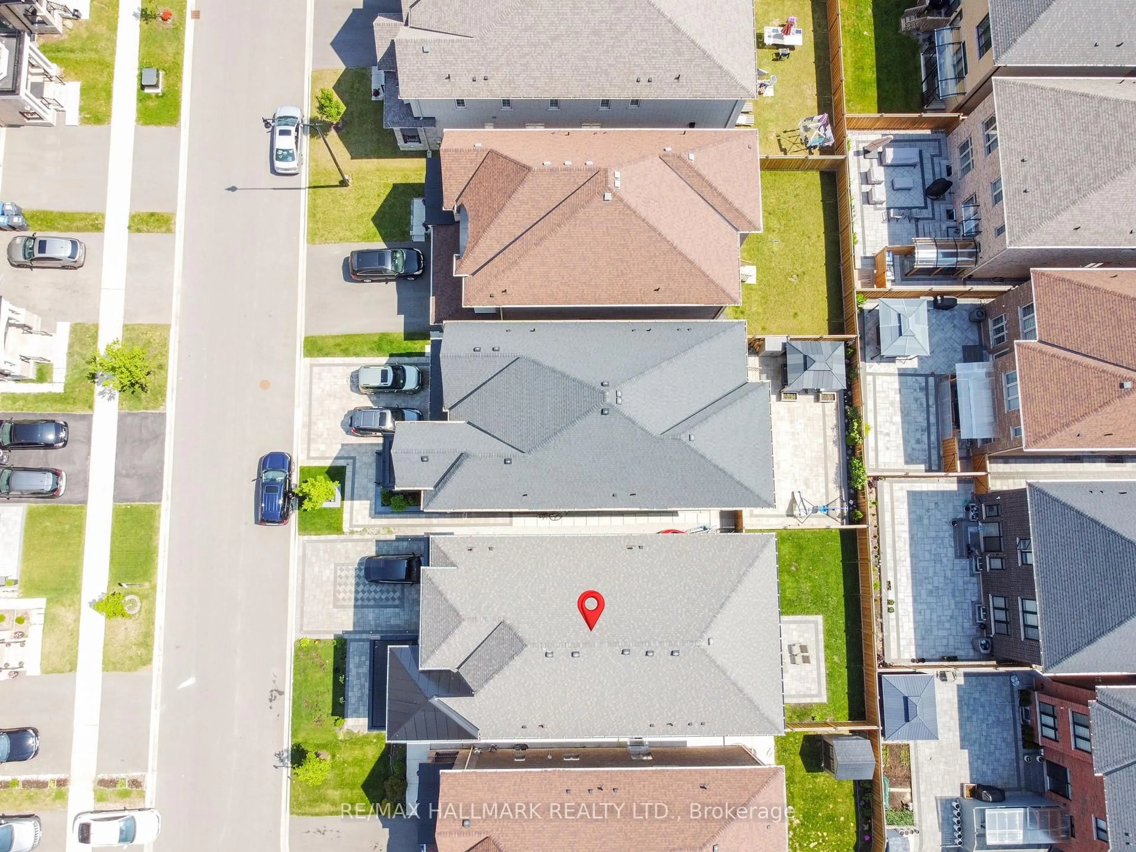 A pic from outside/outdoor area/front of a property/back of a property/a pic from drone, street for 37 Midmorning Rd, Brampton Ontario L6X 5R5