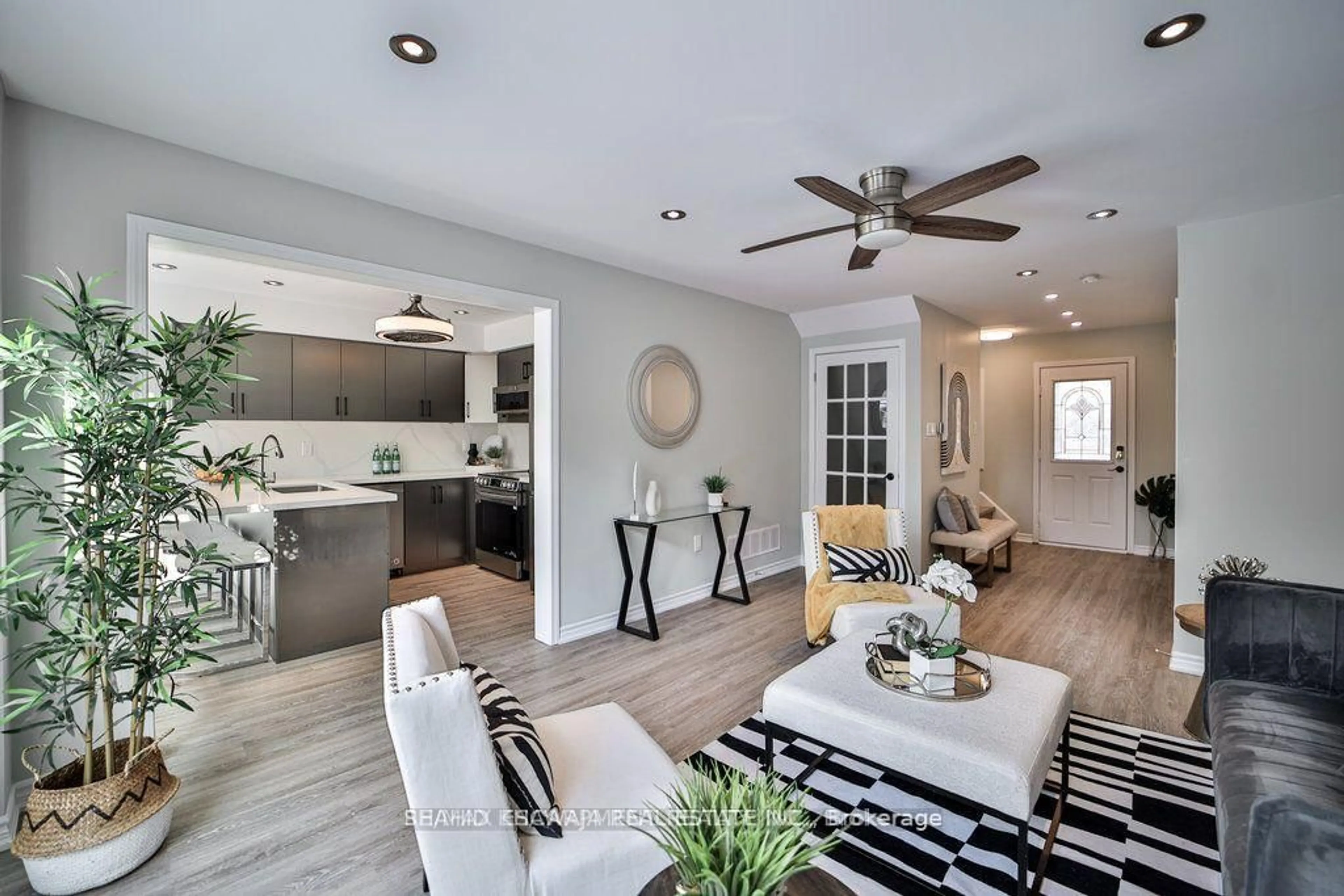 Open concept kitchen, unknown for 2204 Shadetree Ave, Burlington Ontario L7L 6L2