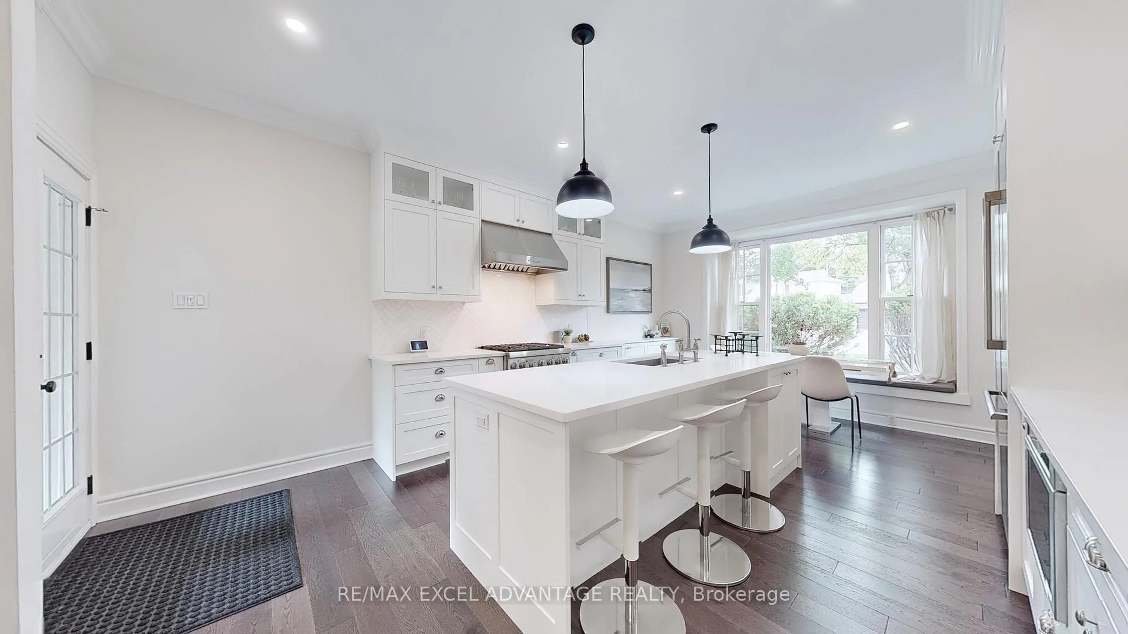 Open concept kitchen, ceramic/tile floor for 2345 Cavendish Dr, Burlington Ontario L7P 3B5