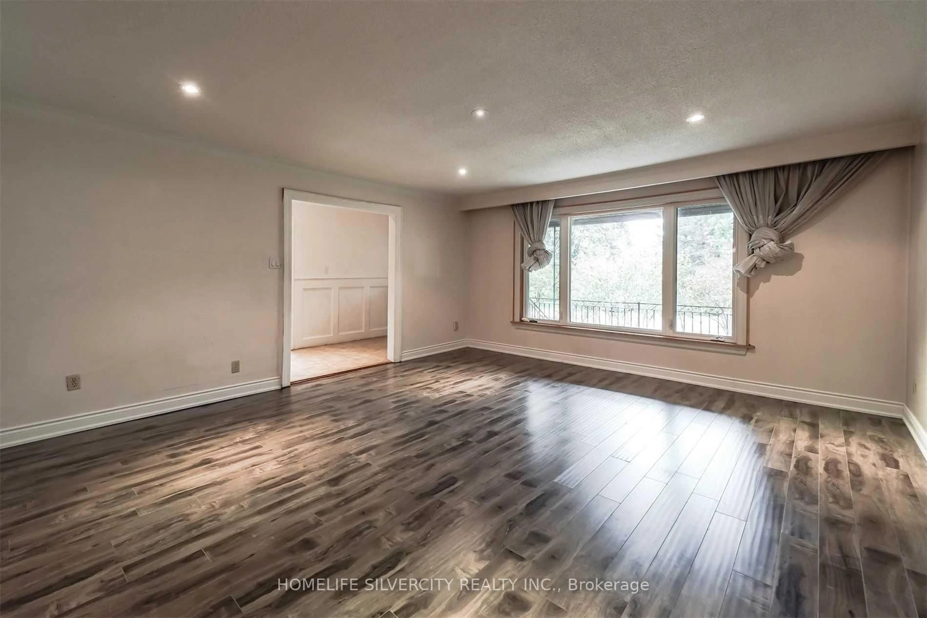 A pic of a room for 4395 Castlemore Rd, Brampton Ontario L6P 0W9