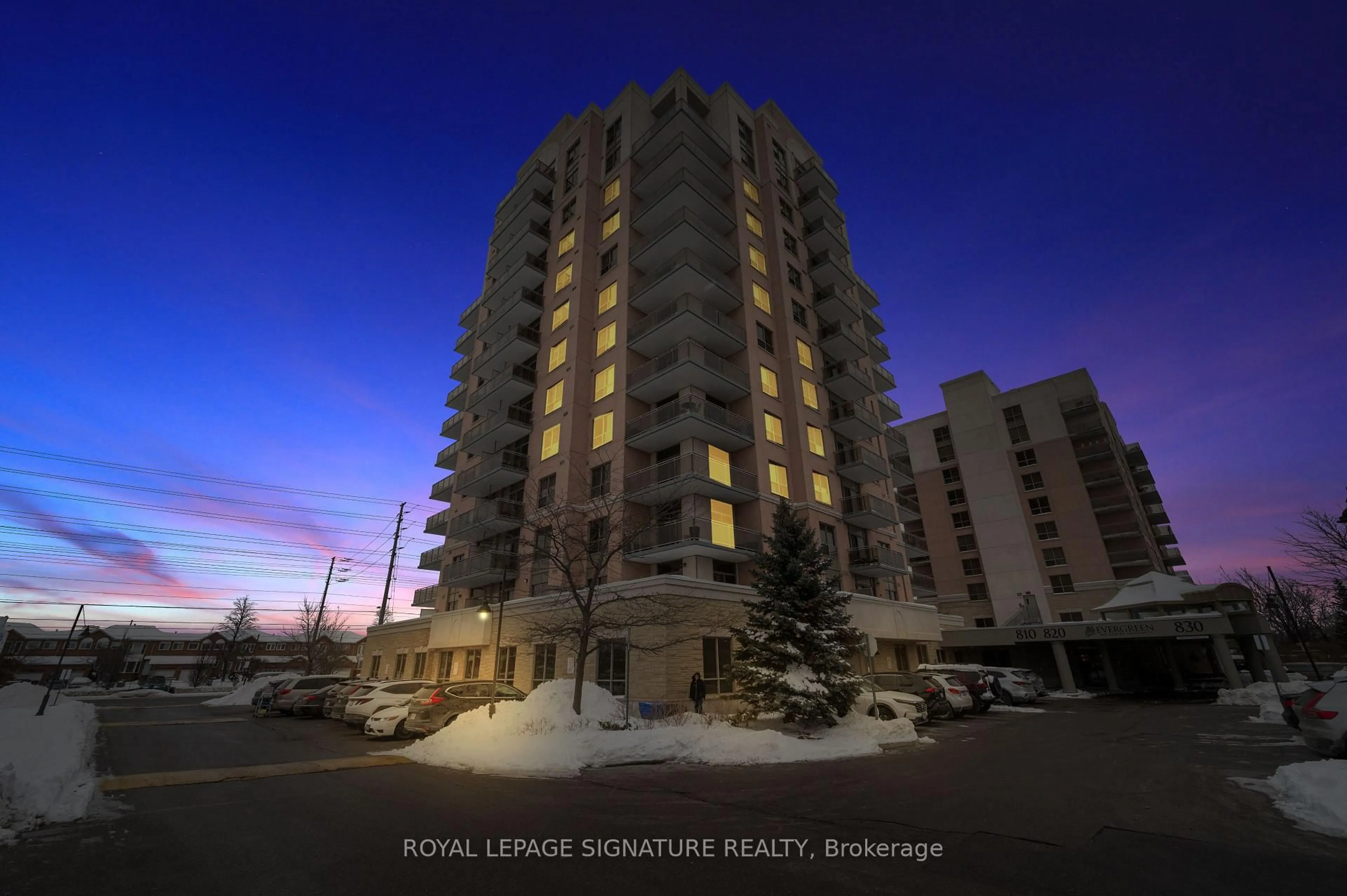 Blurry image for 810 Scollard Crt #1003, Mississauga Ontario L5V 0A7