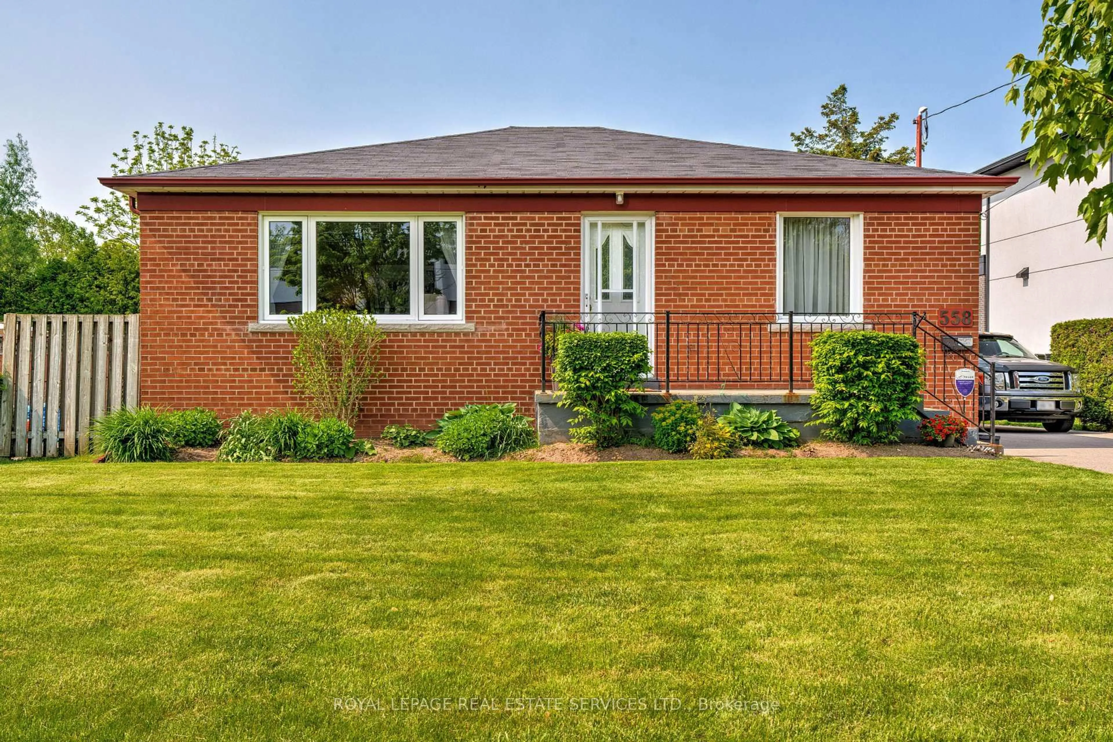Home with brick exterior material, street for 558 Wolsey Cres, Oakville Ontario L6L 4W4