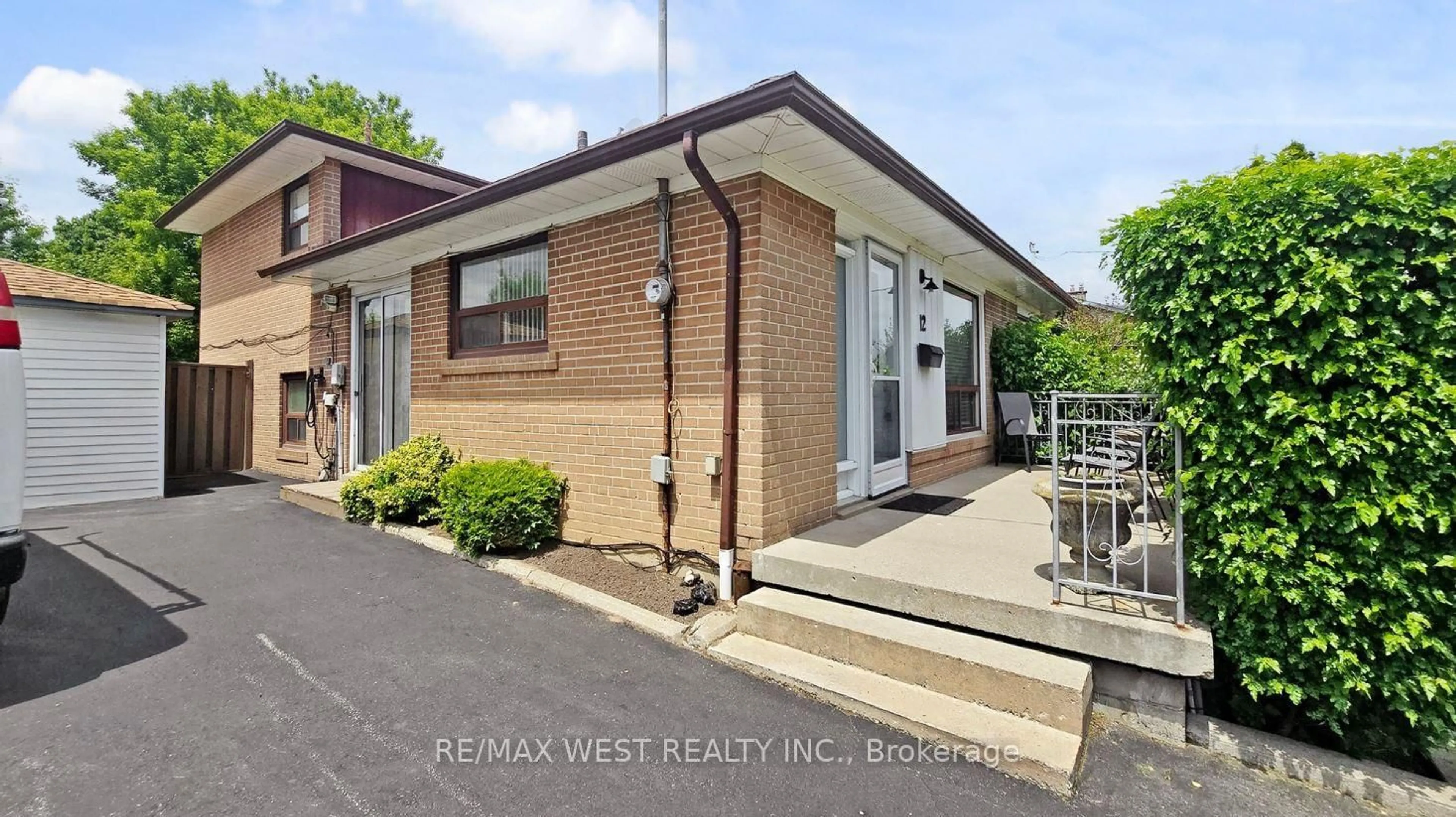 Unknown for 12 Franson Cres, Toronto Ontario M9M 1T7