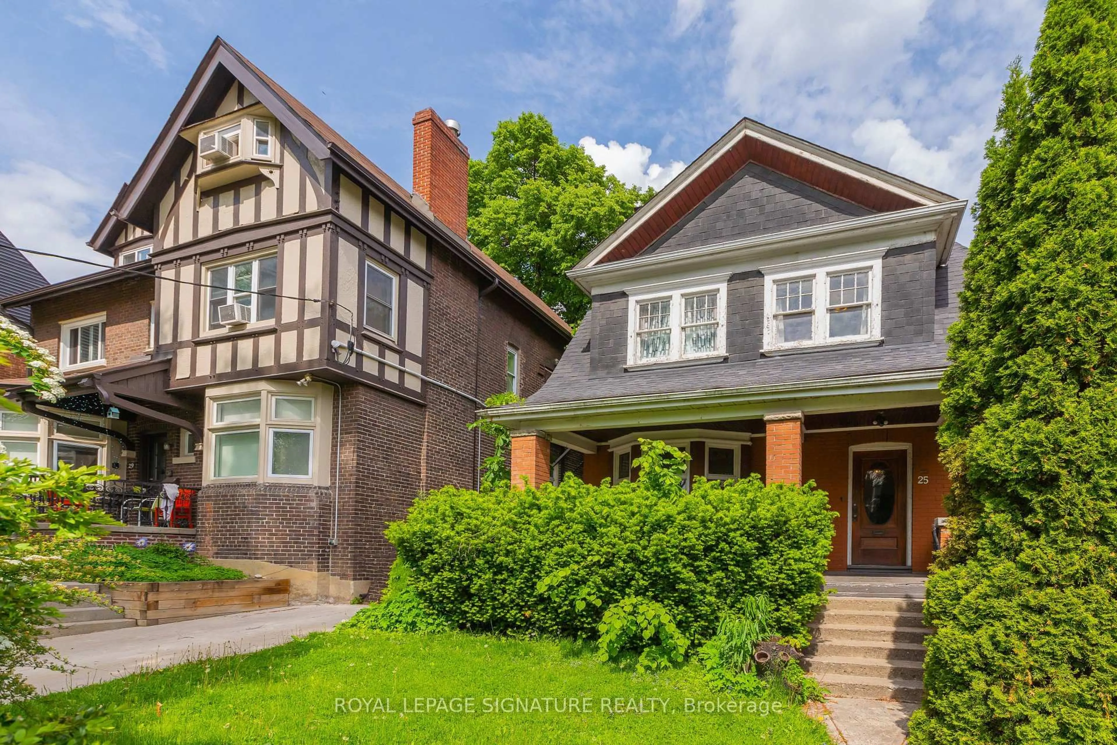 Home with brick exterior material, street for 25 Wilson Park Rd, Toronto Ontario M6K 3B6