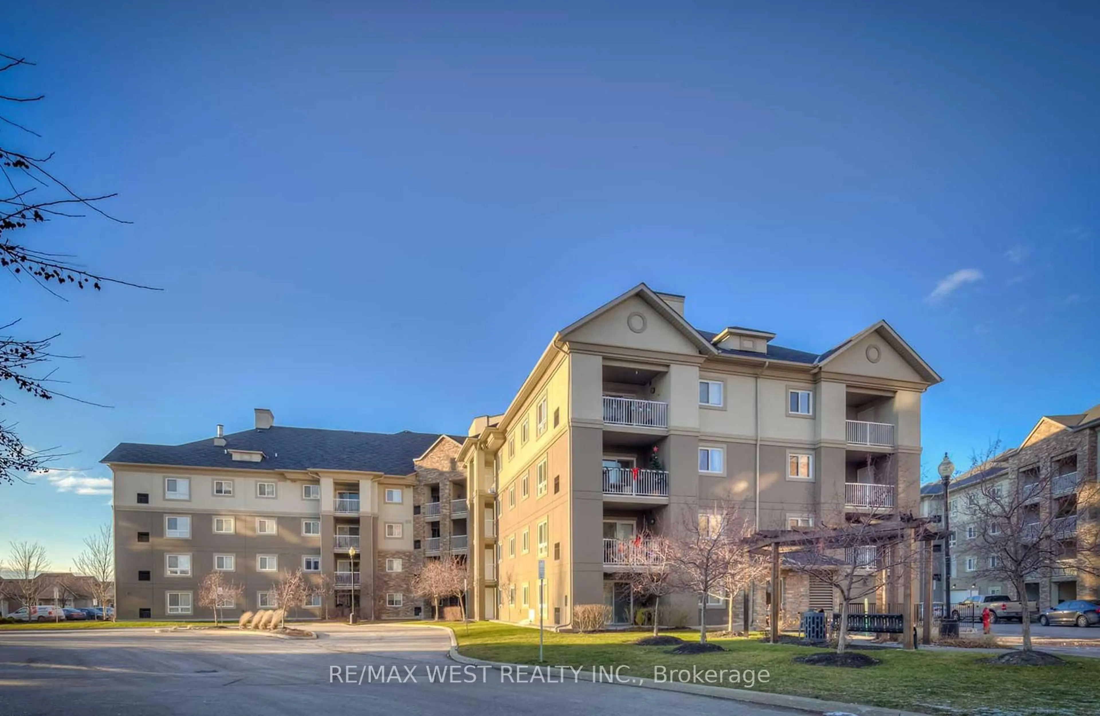 A pic from outside/outdoor area/front of a property/back of a property/a pic from drone, unknown for 4 Dayspring Circ #208, Brampton Ontario L6P 2Z7