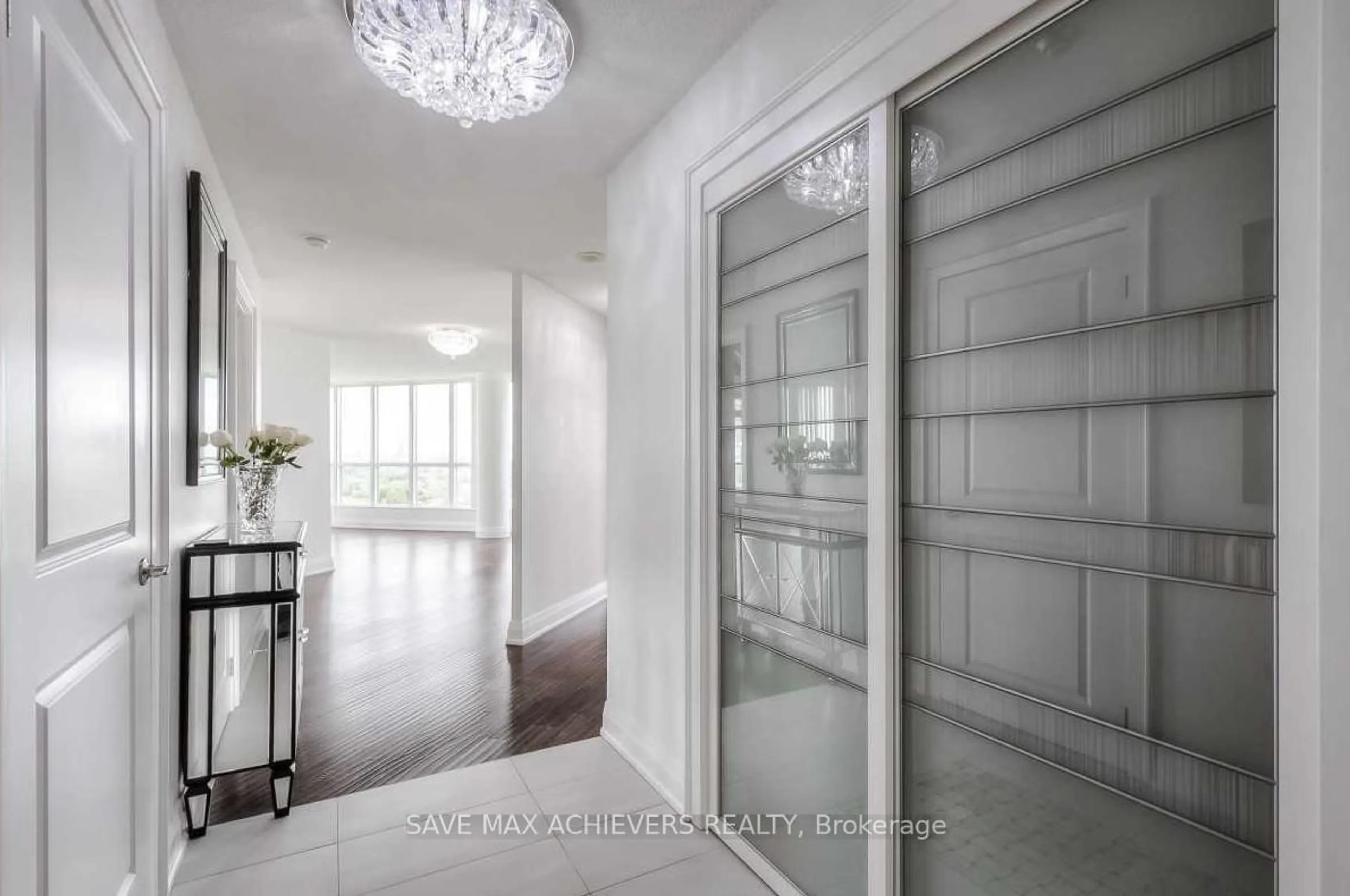 Indoor entryway for 5 Rowntree Rd #1815, Toronto Ontario M9V 5G9