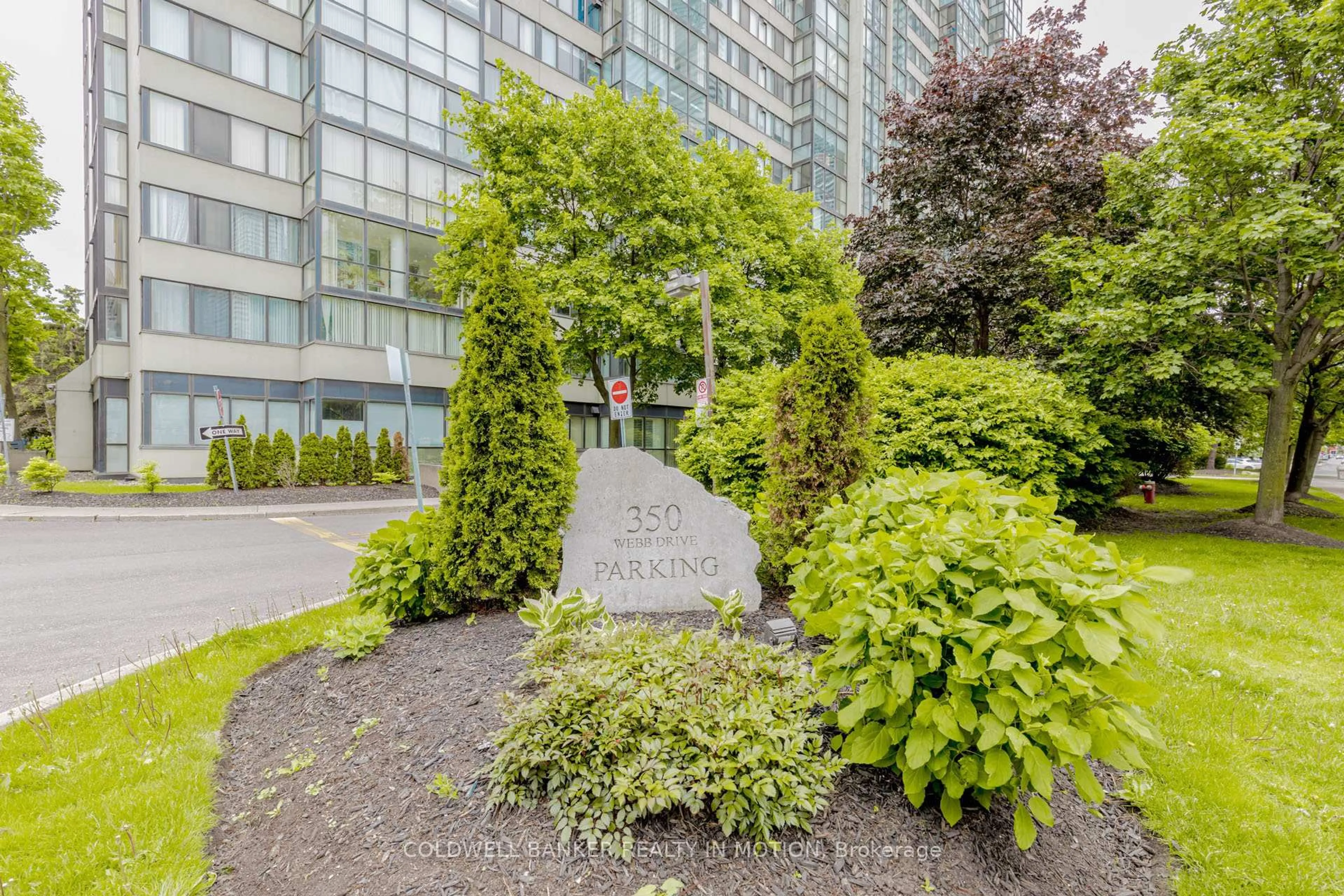 Patio, street for 350 Webb Dr #2109, Mississauga Ontario L5B 3W4