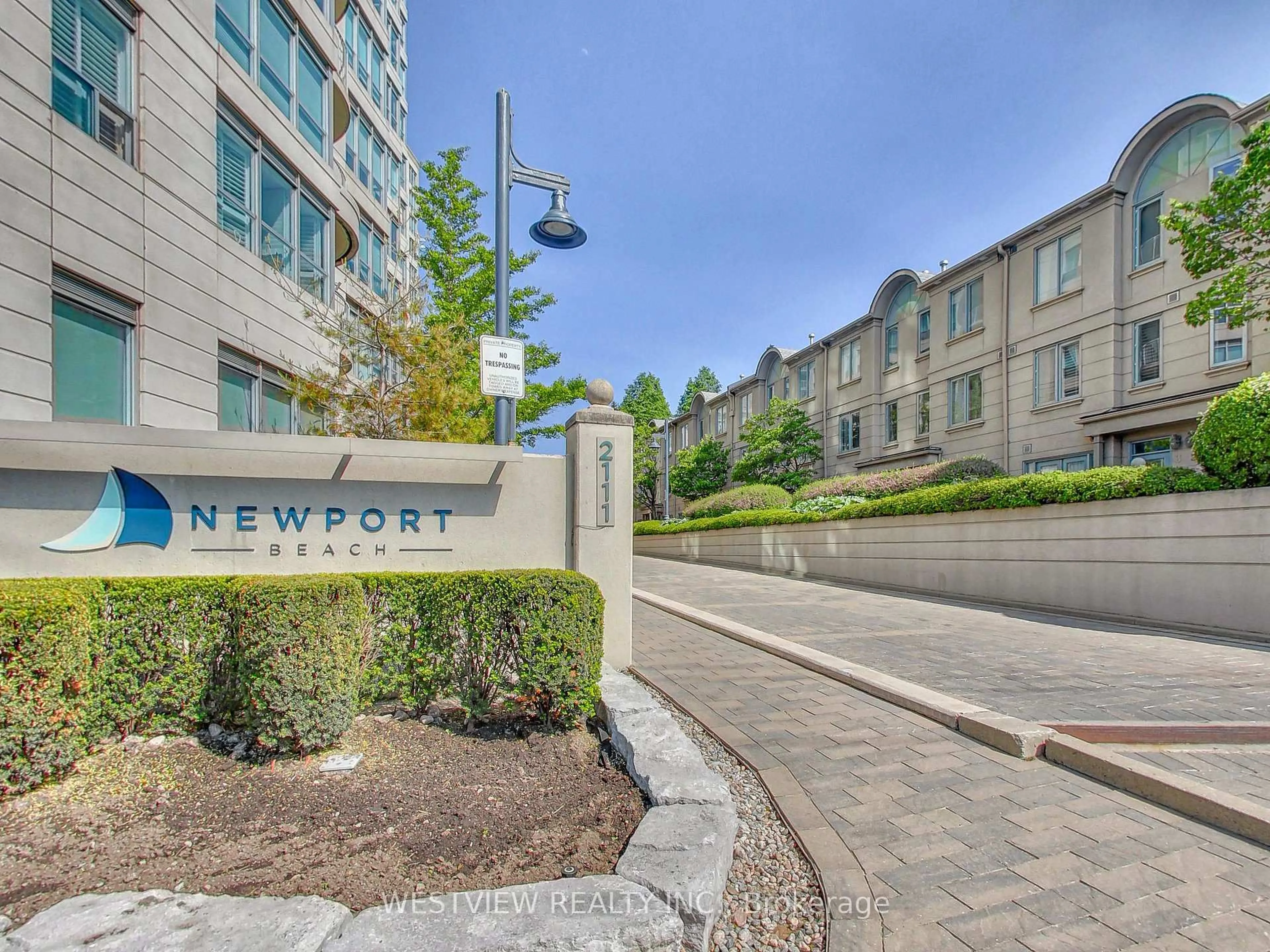 Indoor foyer for 2111 Lake Shore Blvd #TH7, Toronto Ontario M8V 4B2