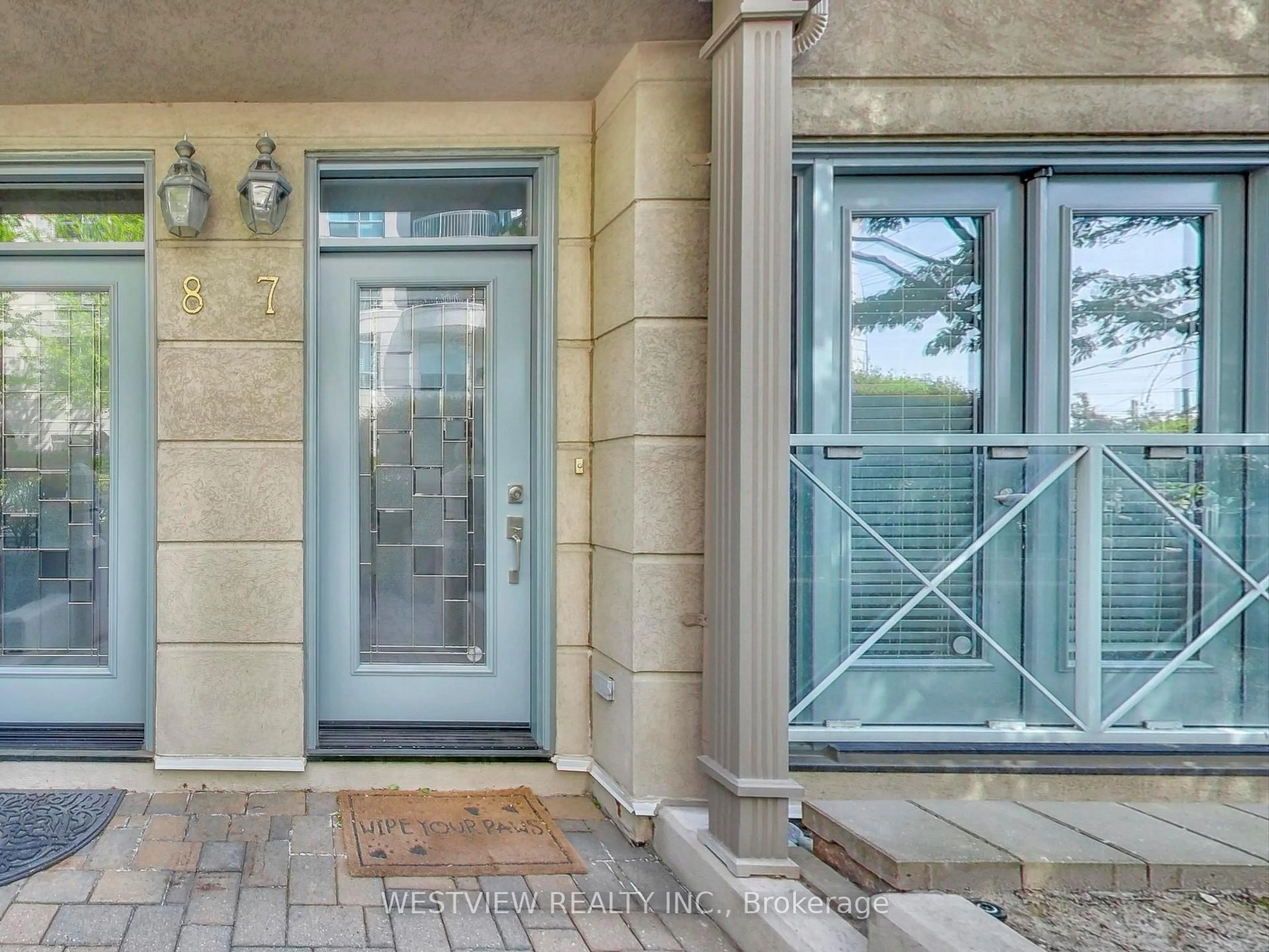 Indoor entryway for 2111 Lake Shore Blvd #TH7, Toronto Ontario M8V 4B2