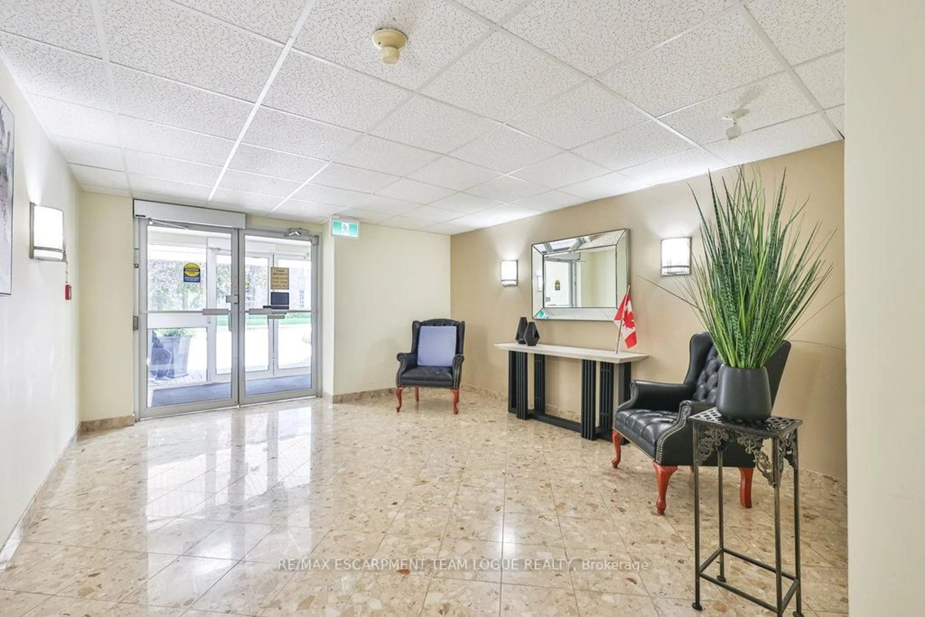 Lobby for 216 Plains Road West Rd #F408, Burlington Ontario L7T 4K8