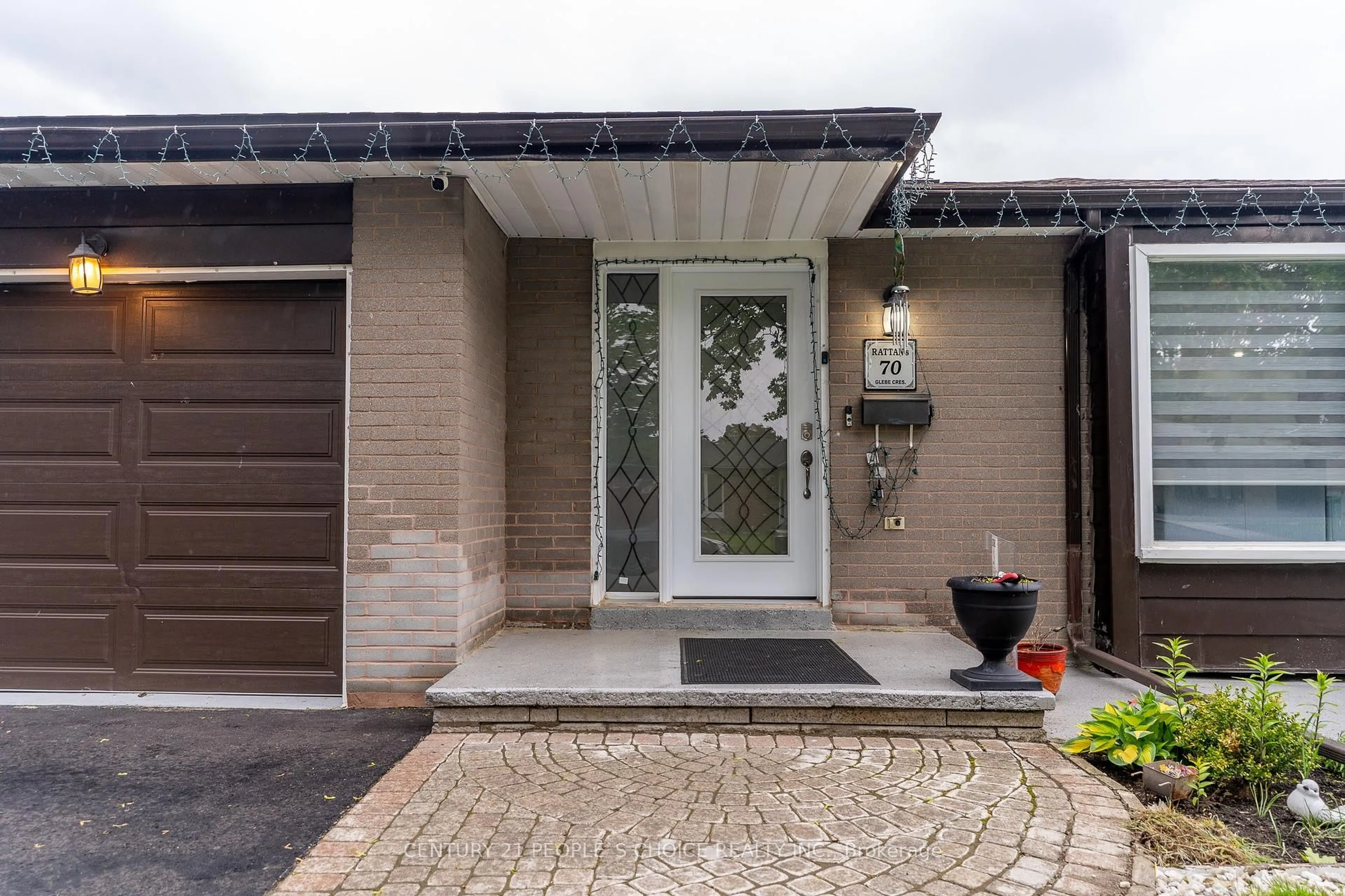 Unknown for 70 Glebe Cres, Brampton Ontario L6S 1G1