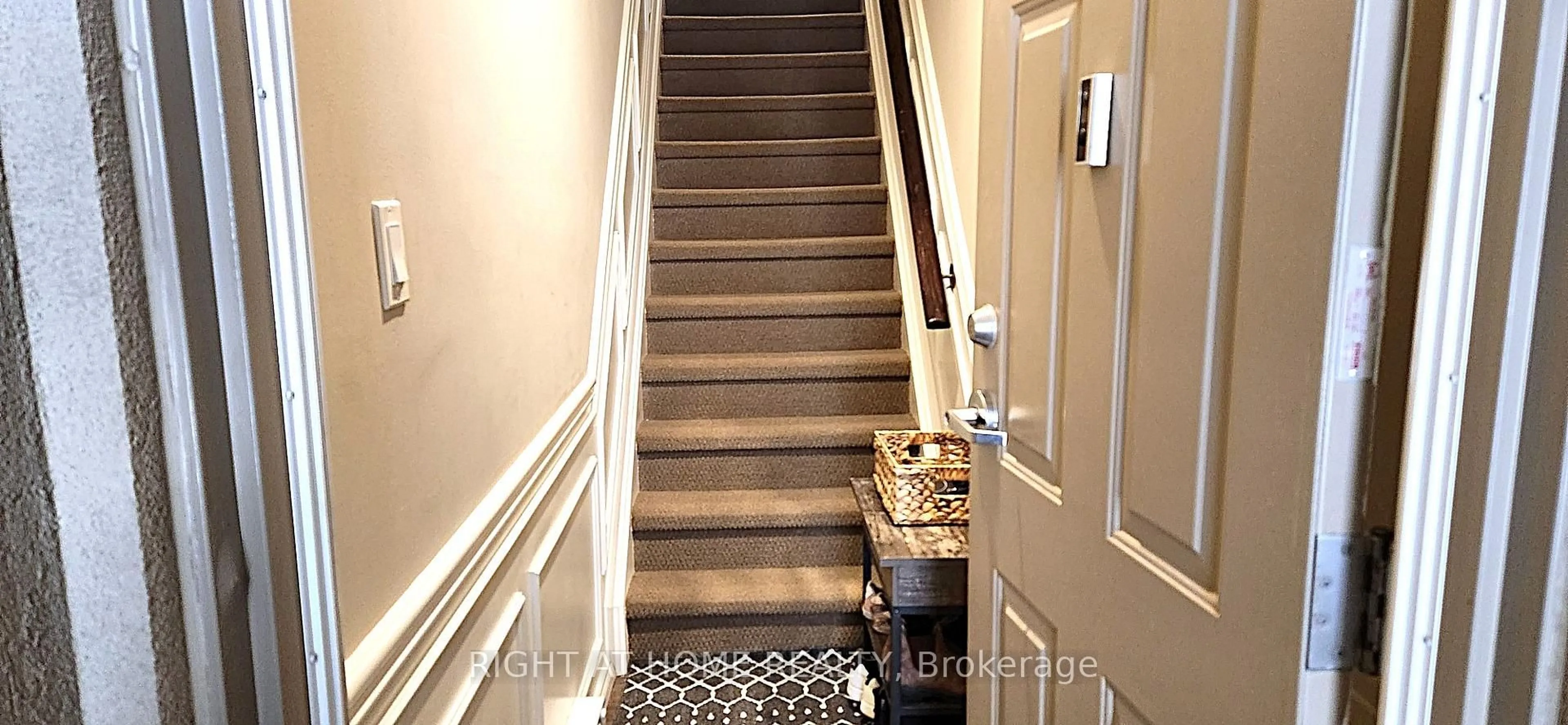 Stairs for 2420 Baronwood Dr #7-04, Oakville Ontario L6M 0X6