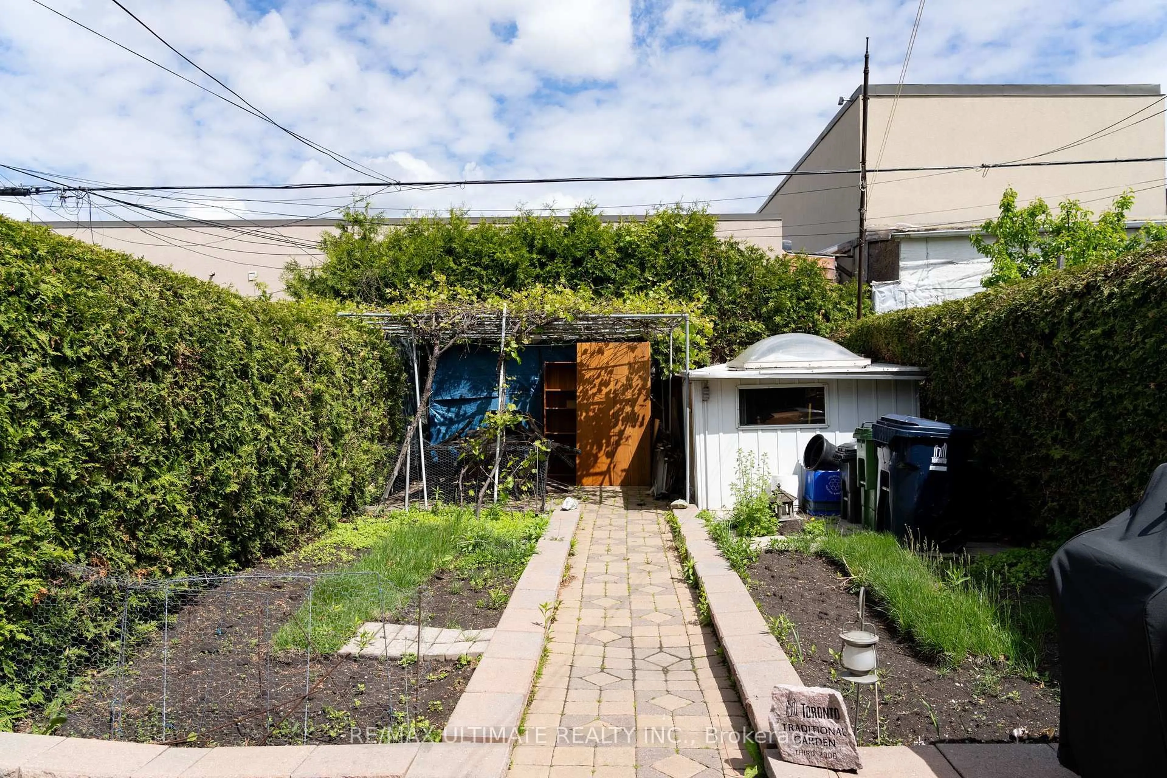 Unknown for 212A Schell Ave, Toronto Ontario M6E 2T2