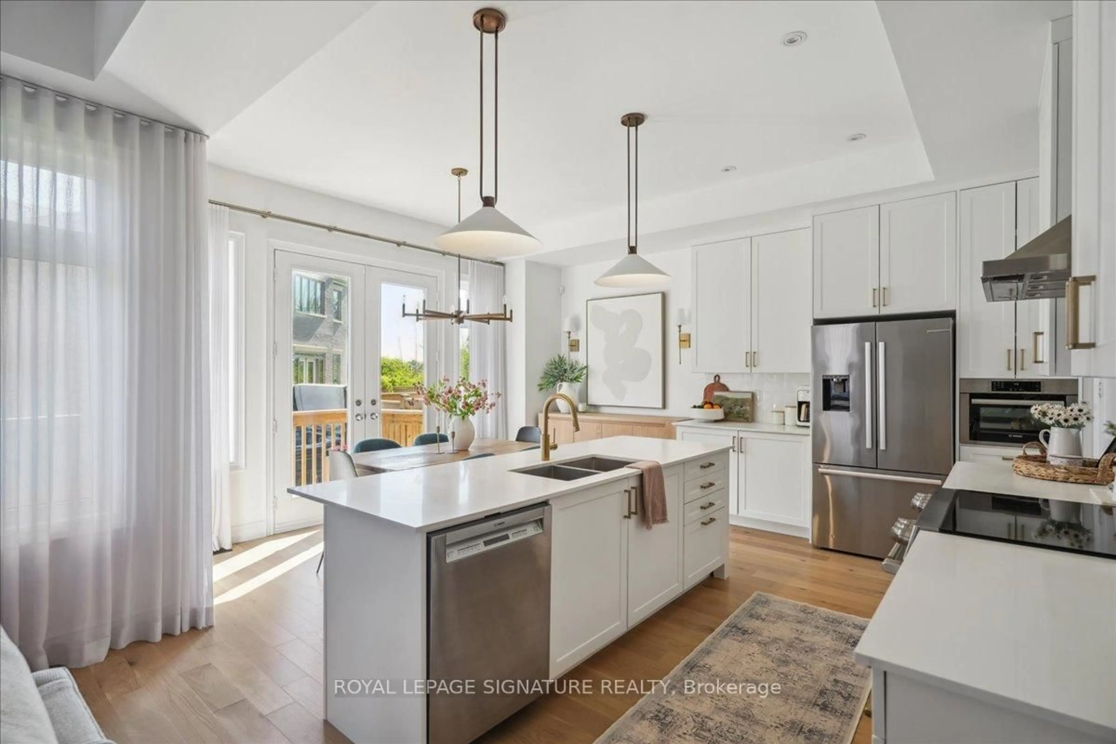 Open concept kitchen, ceramic/tile floor for 1171 Queens Plate Rd, Oakville Ontario L6M 5M4