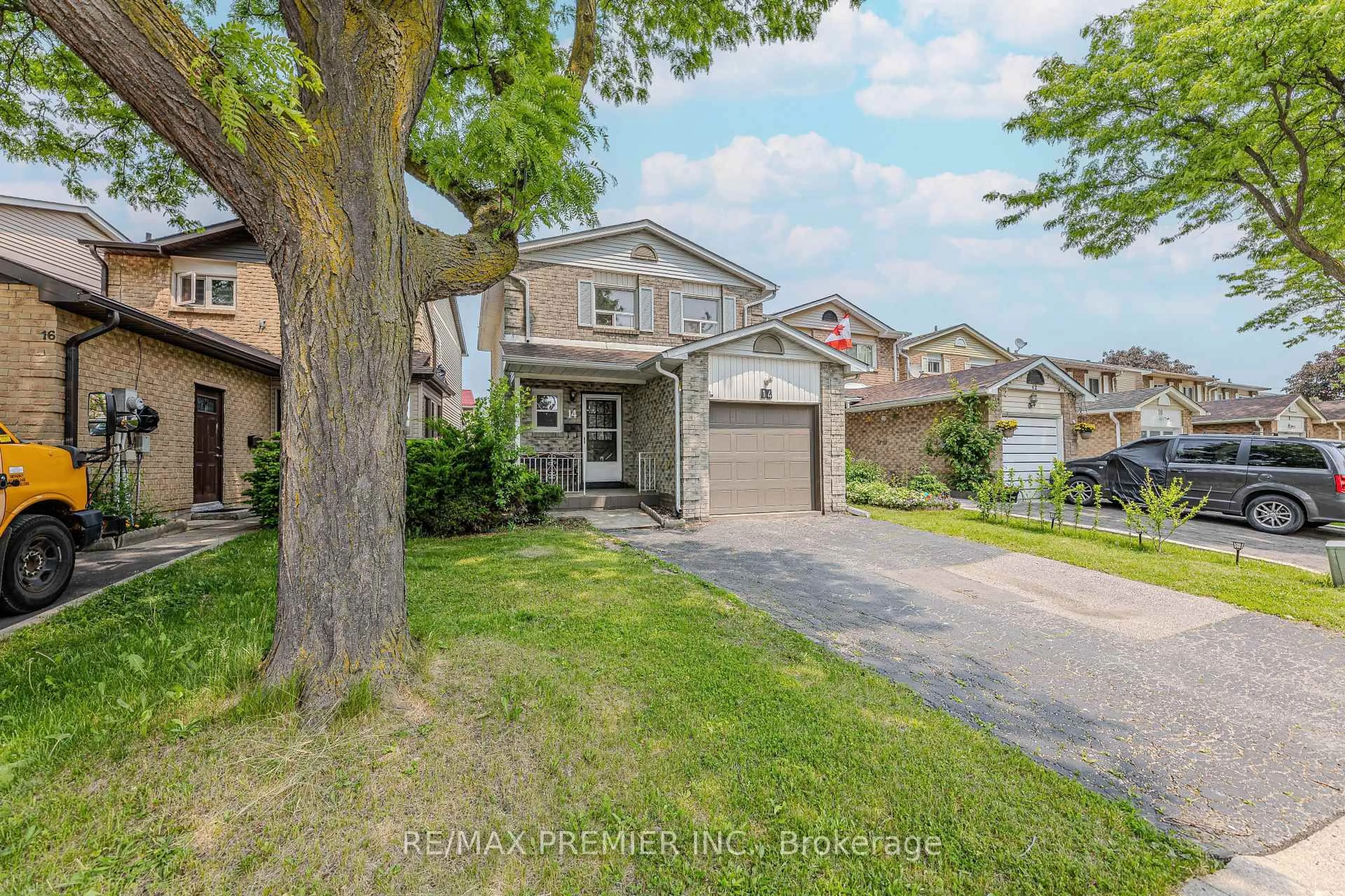 A pic from outside/outdoor area/front of a property/back of a property/a pic from drone, street for 14 Shady Glen Rd, Toronto Ontario M9W 6G3