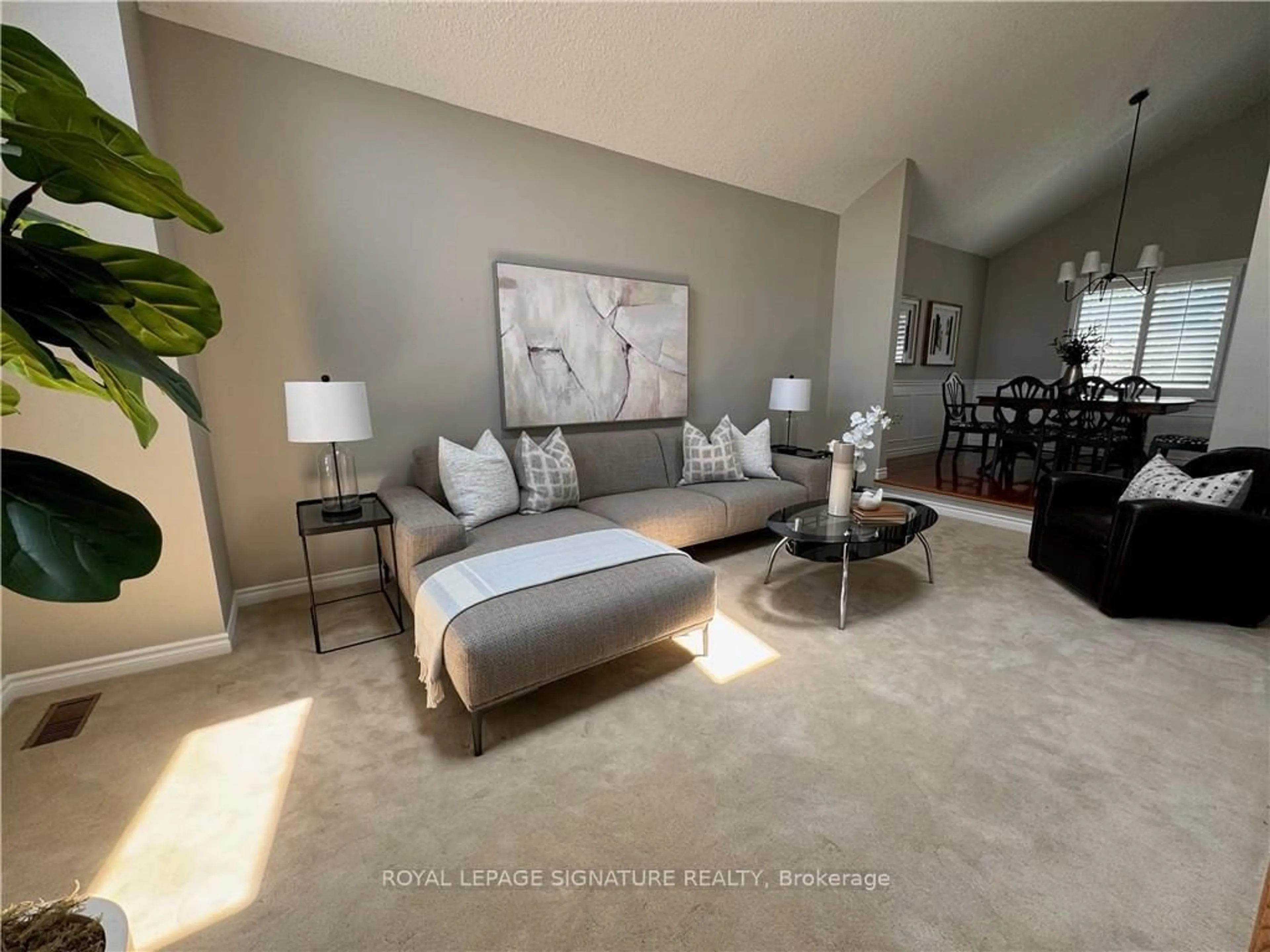 Living room with furniture, unknown for 2288 Heidi Ave, Burlington Ontario L7M 3W3