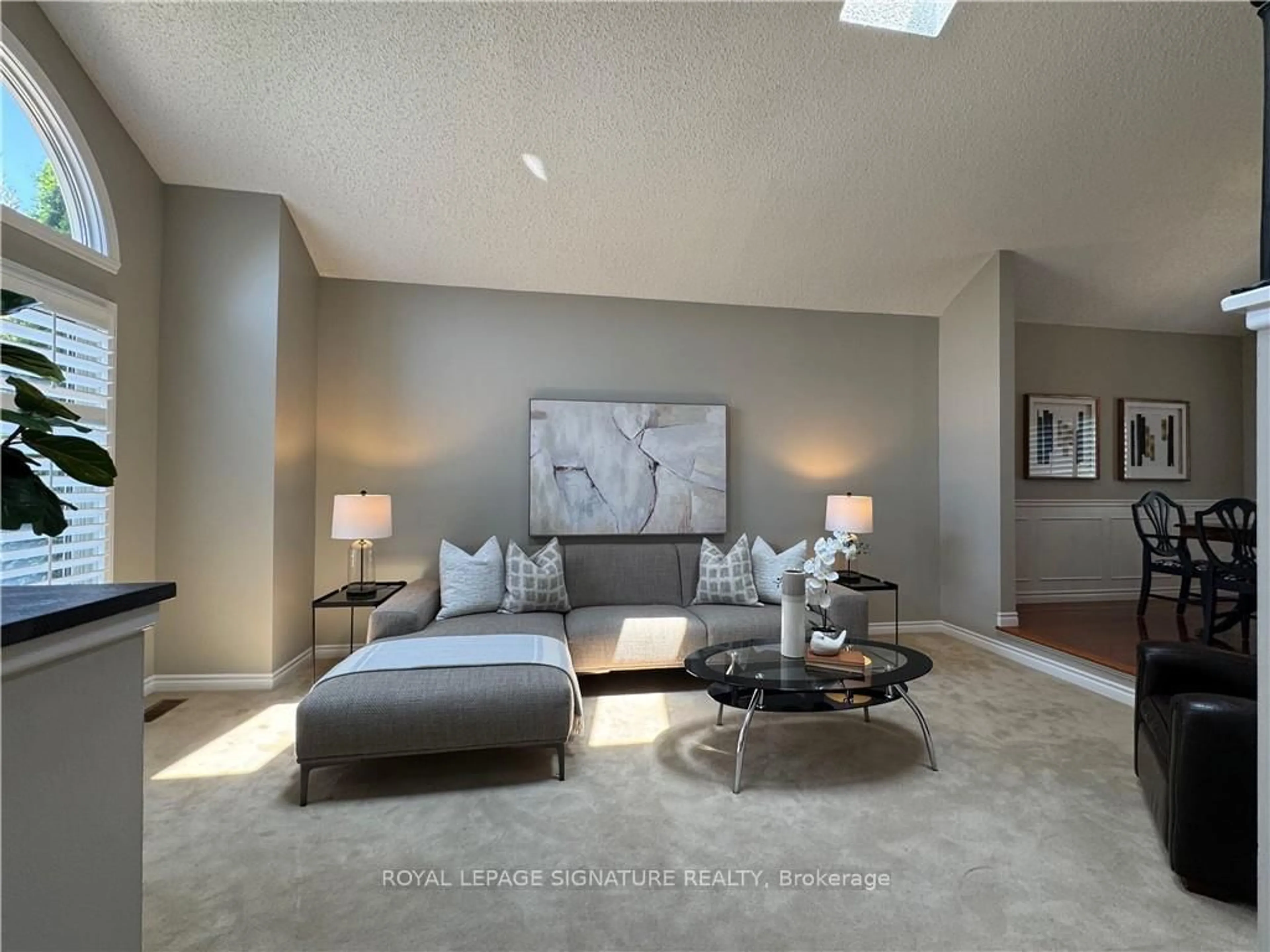 Living room with furniture, unknown for 2288 Heidi Ave, Burlington Ontario L7M 3W3
