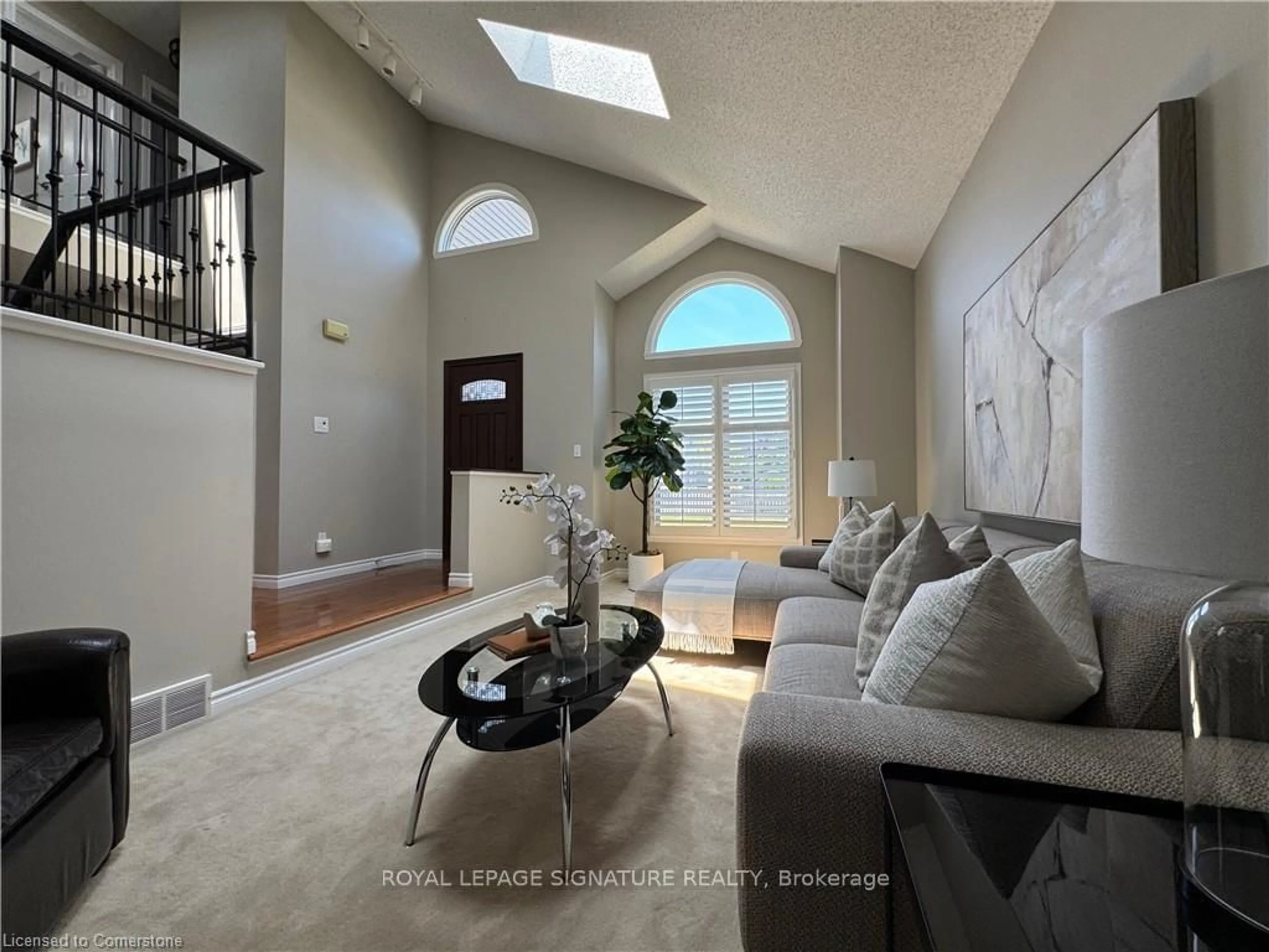 Living room with furniture, unknown for 2288 Heidi Ave, Burlington Ontario L7M 3W3