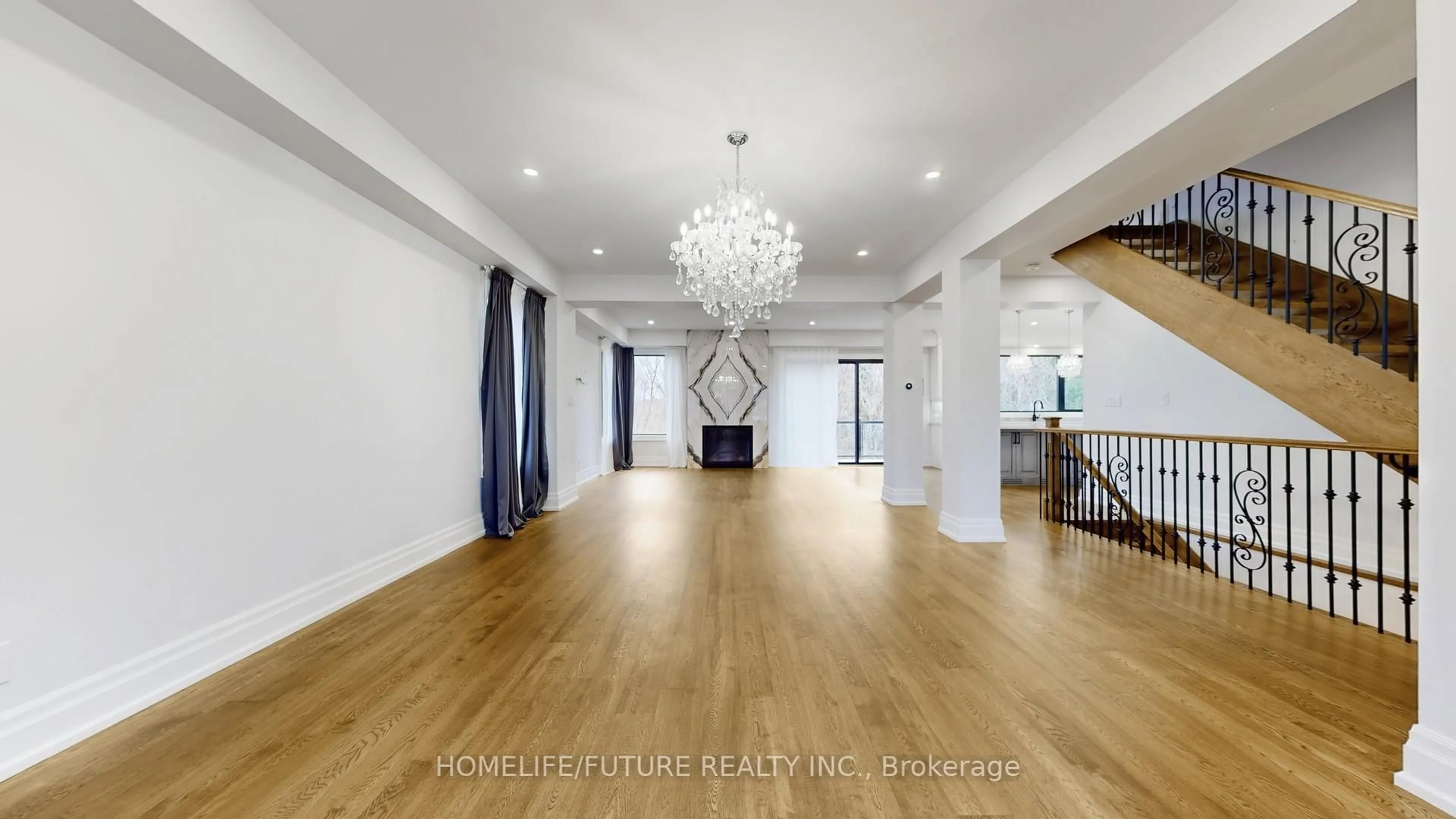 Indoor foyer for 60 North Riverdale Dr, Caledon Ontario L7C 3K3