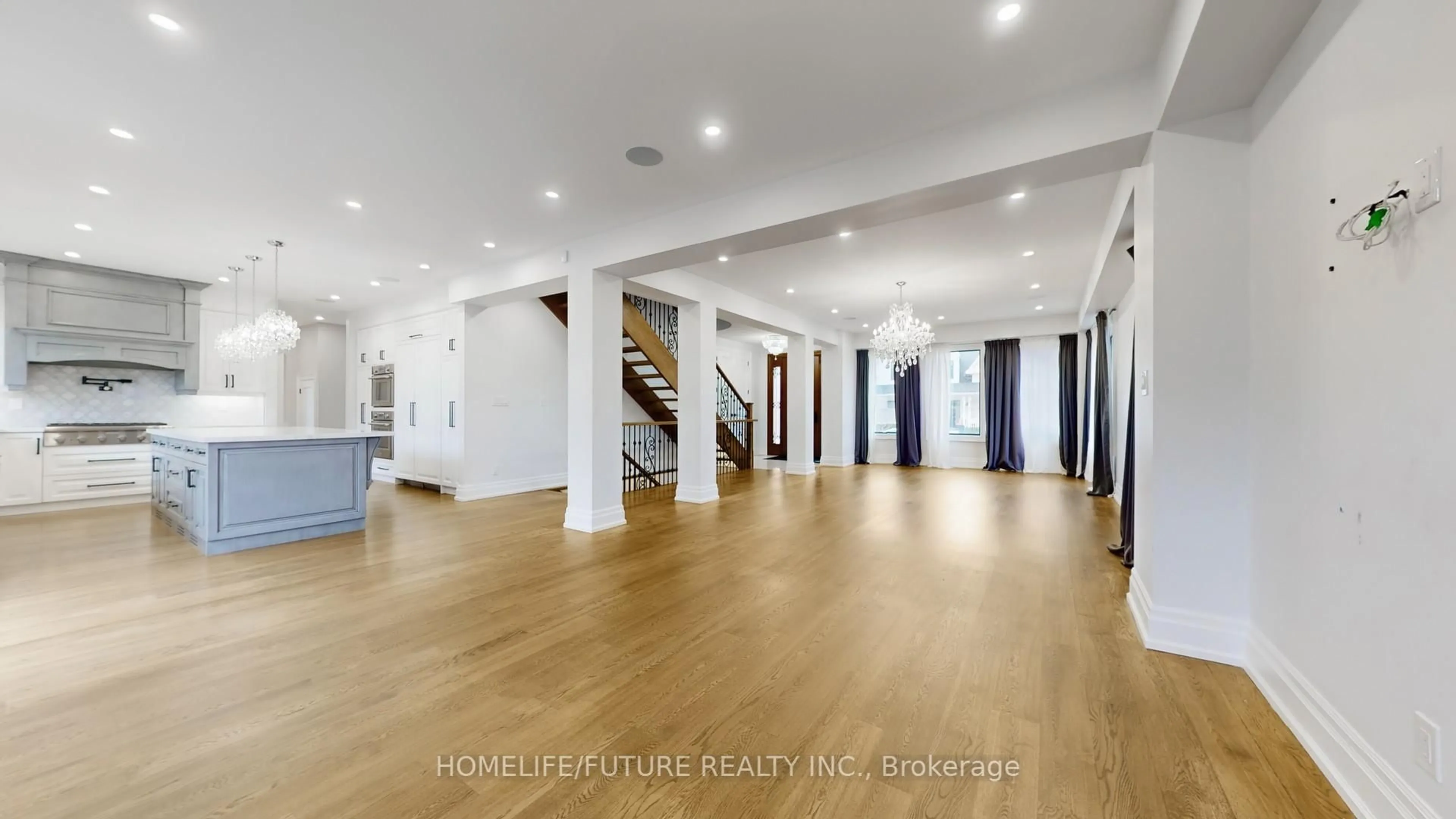 Indoor foyer for 60 North Riverdale Dr, Caledon Ontario L7C 3K3