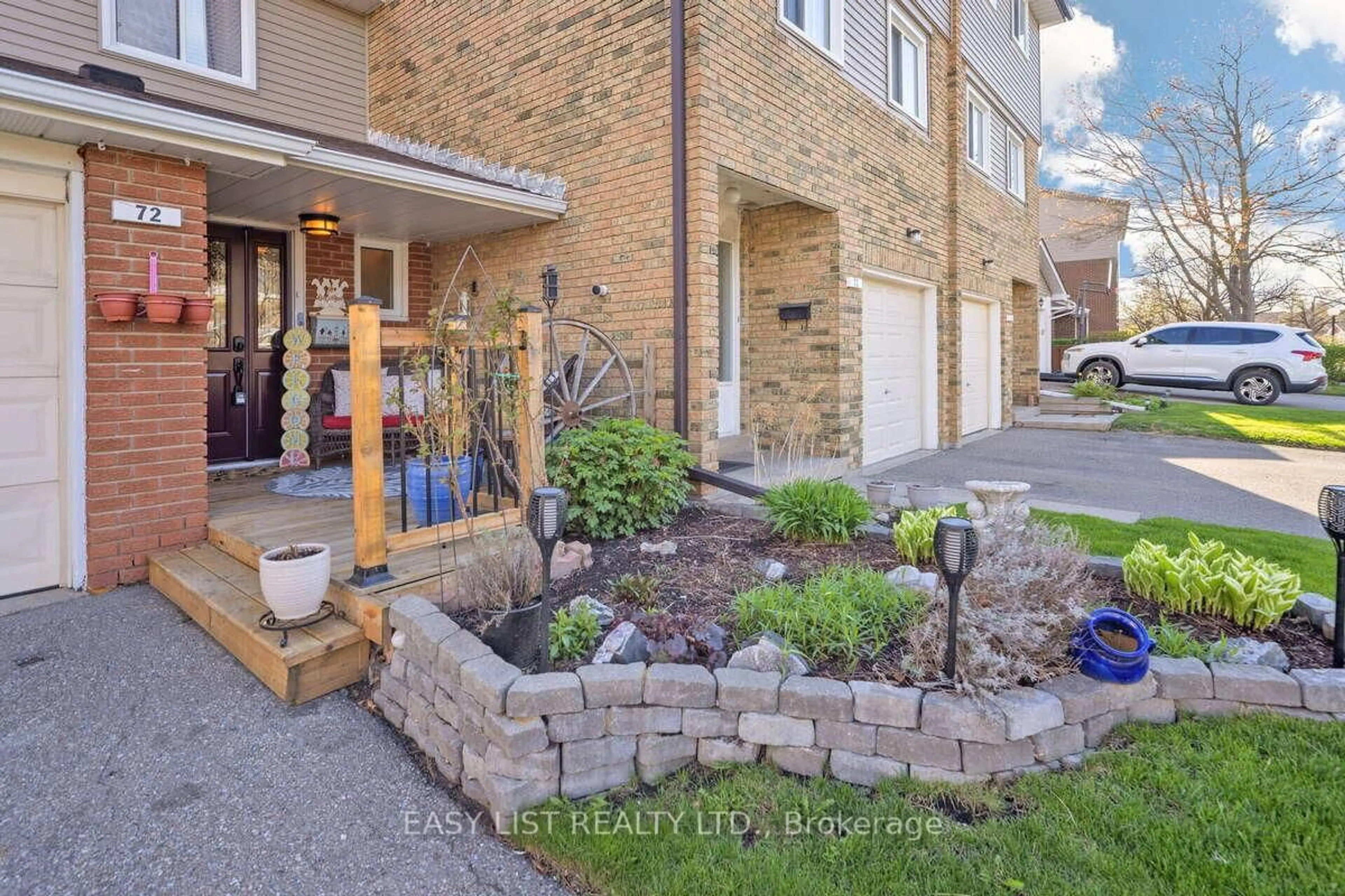 Unknown for 72 Carisbrooke Crt, Brampton Ontario L6S 3K1
