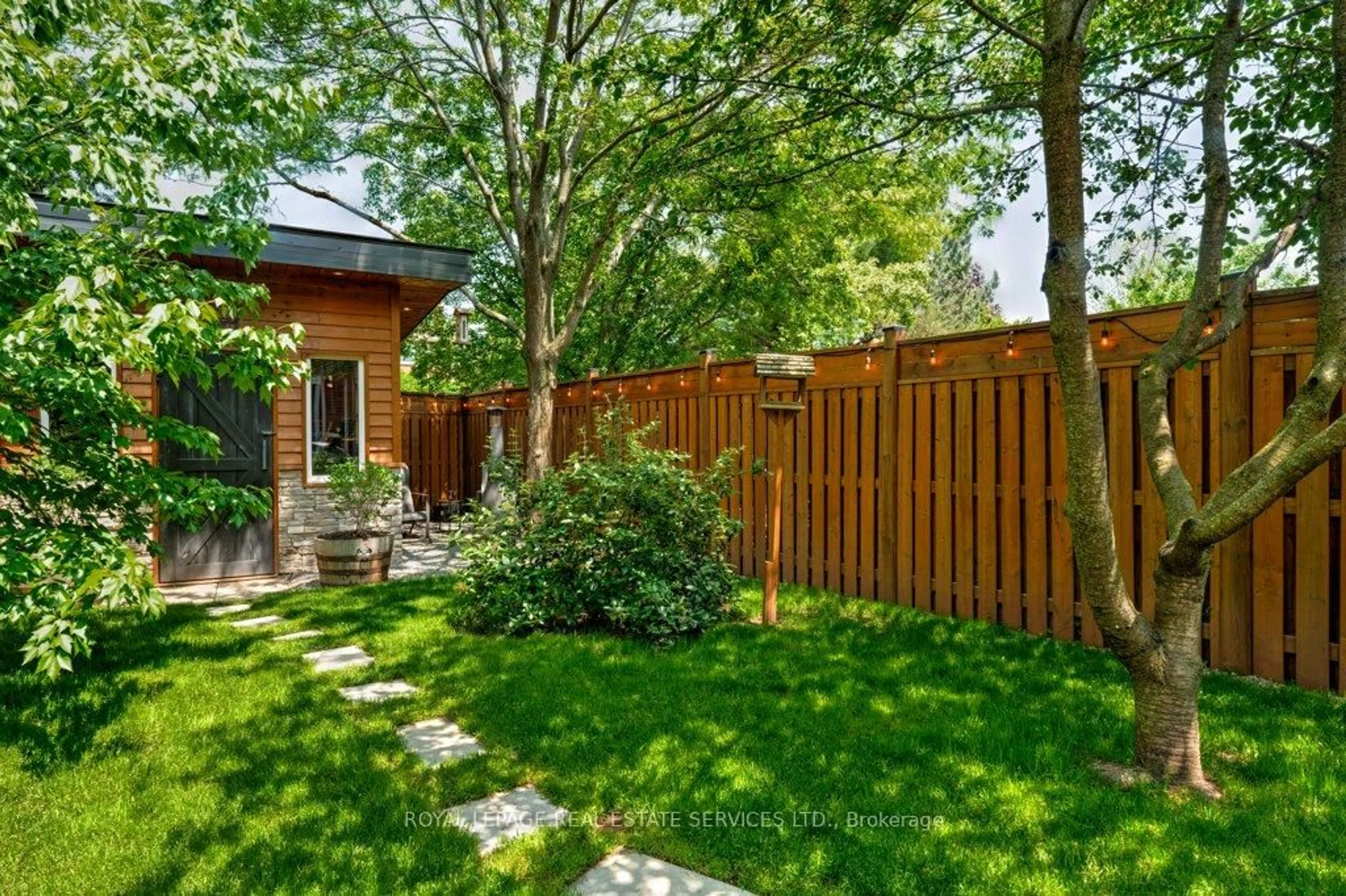 Patio, street for 1230 Blackburn Dr, Oakville Ontario L6M 2N5
