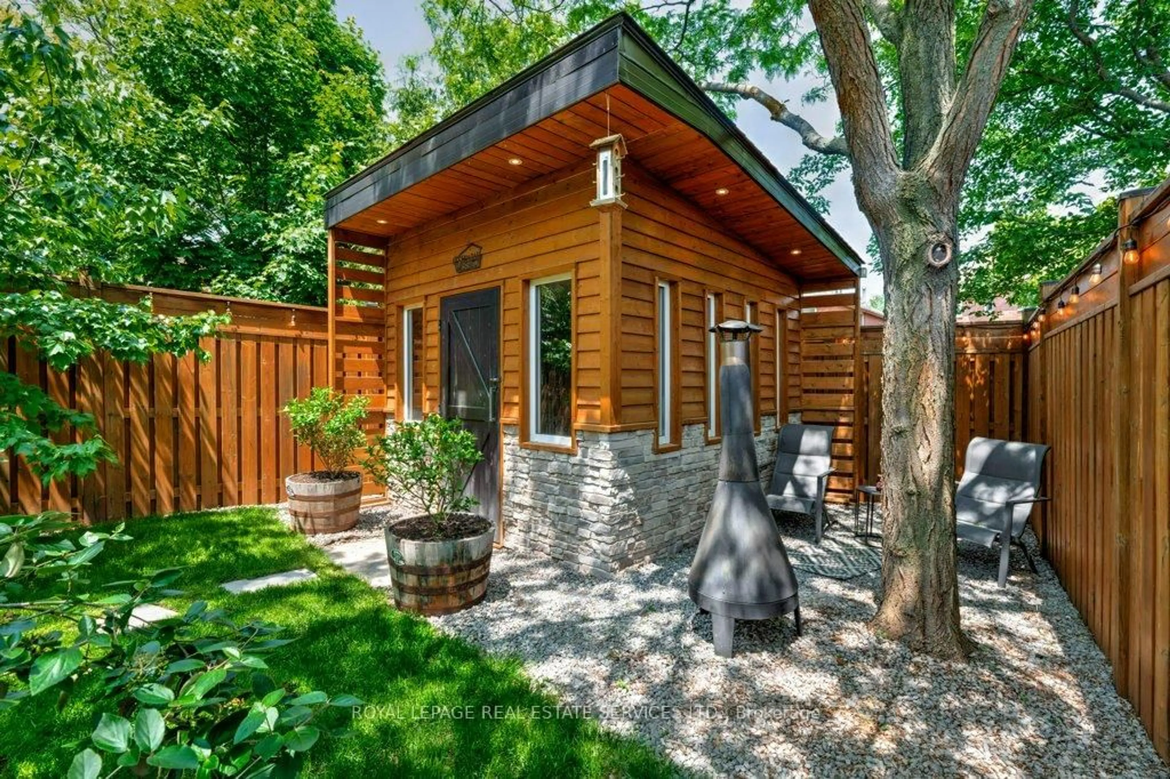 Shed for 1230 Blackburn Dr, Oakville Ontario L6M 2N5