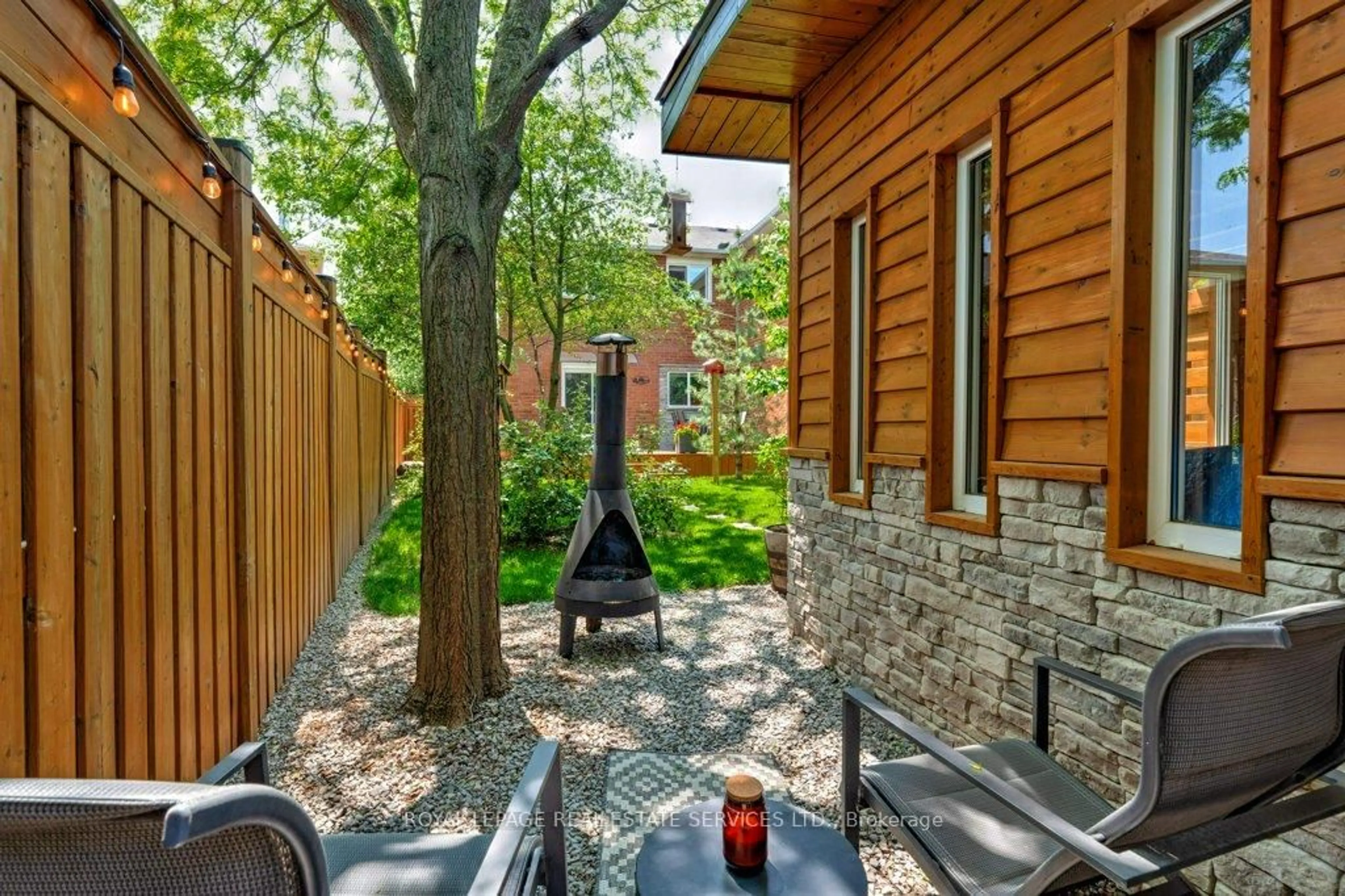 Patio, street for 1230 Blackburn Dr, Oakville Ontario L6M 2N5