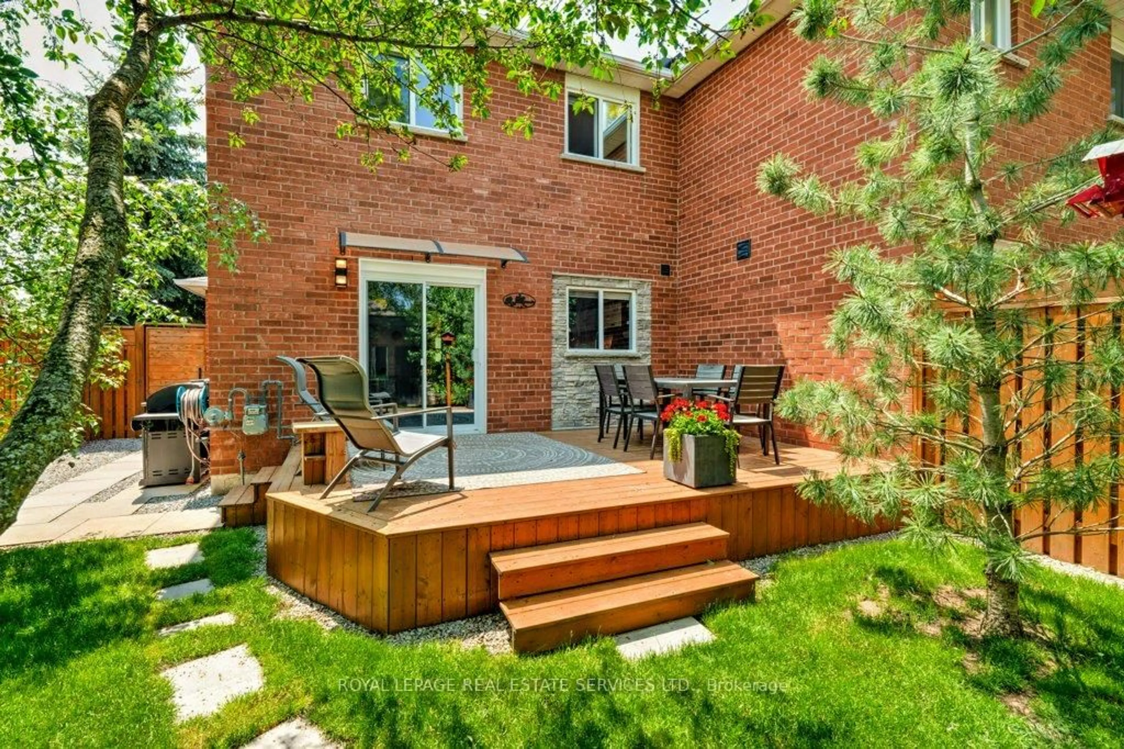 Patio, street for 1230 Blackburn Dr, Oakville Ontario L6M 2N5