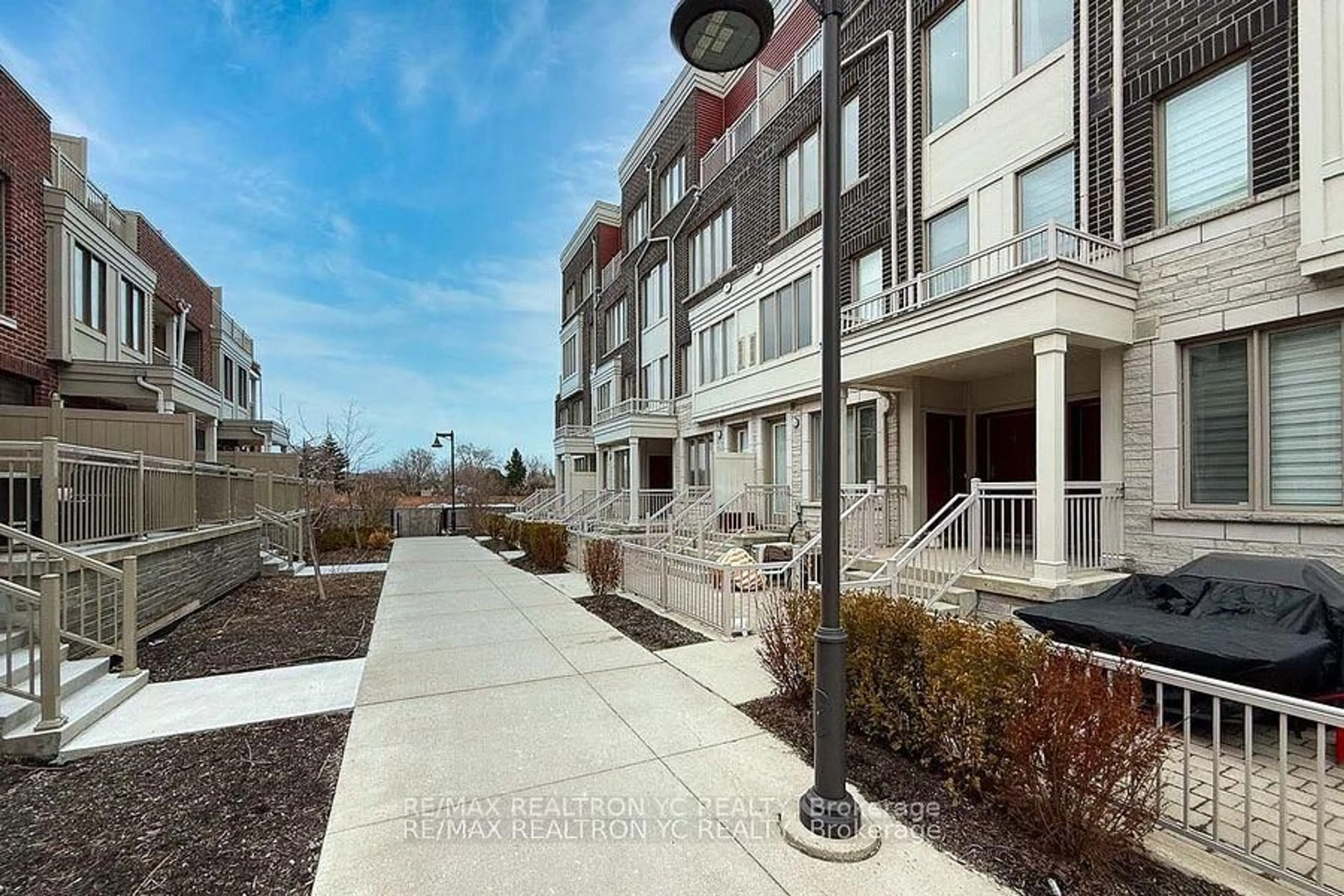 Patio, building for 125 Long Branch Ave #11, Toronto Ontario M8W 0A9