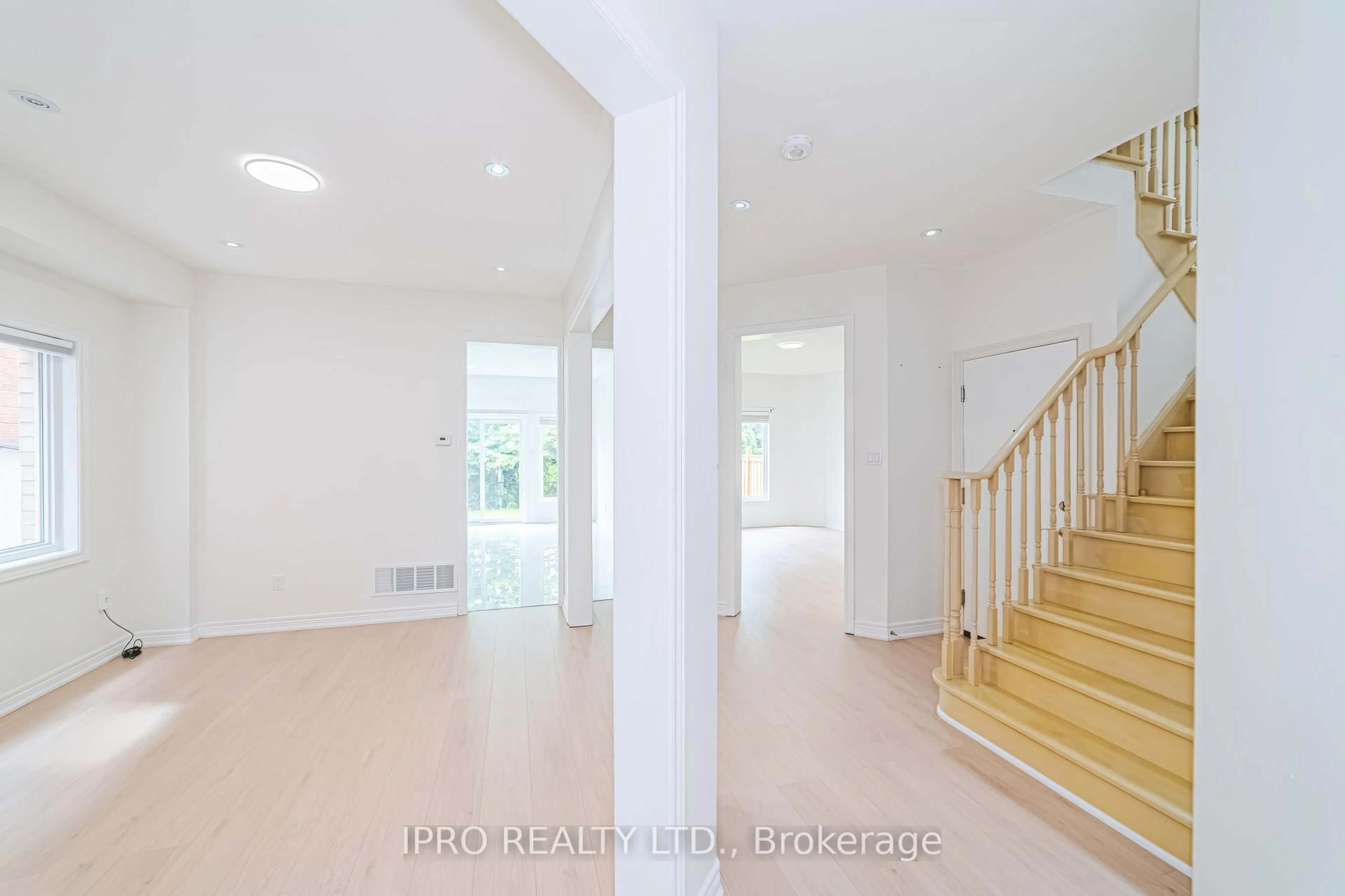 Indoor foyer for 14 Vanwood Cres, Brampton Ontario L6P 2X4