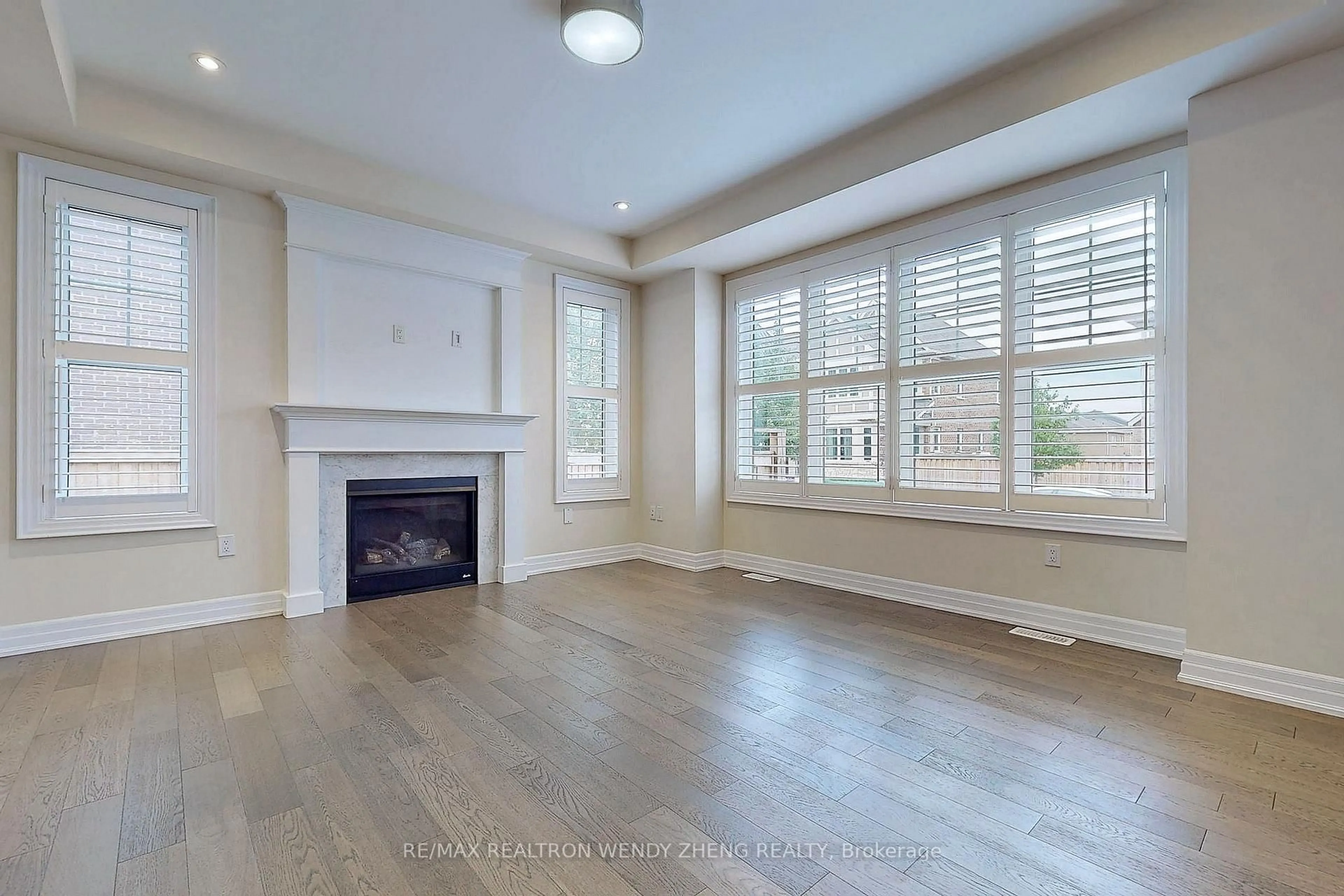 A pic of a room for 3209 Daisy Way, Oakville Ontario L6M 1L4