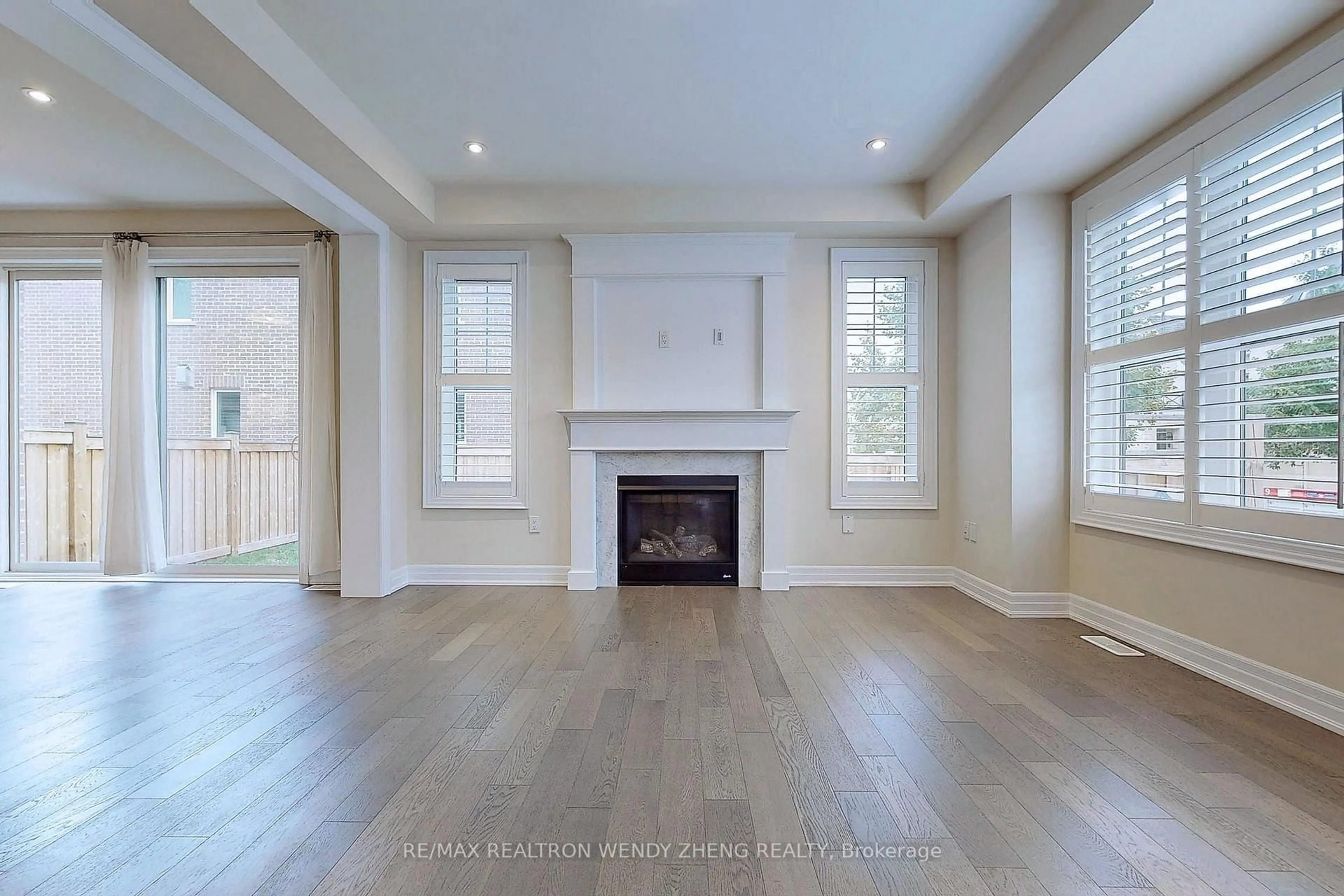 A pic of a room for 3209 Daisy Way, Oakville Ontario L6M 1L4