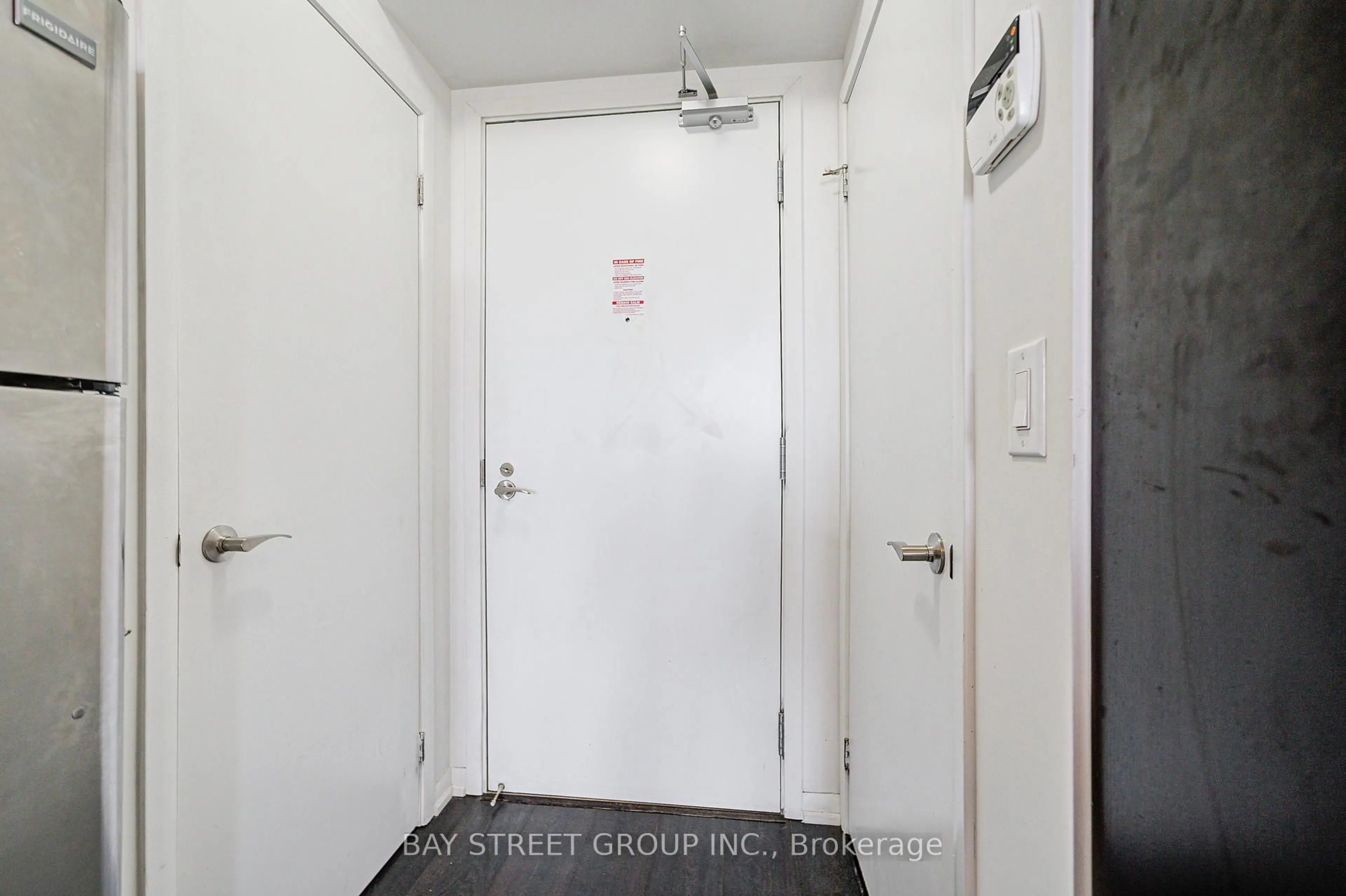 Unknown for 800 Lawrence Ave #1221, Toronto Ontario M6A 1C3