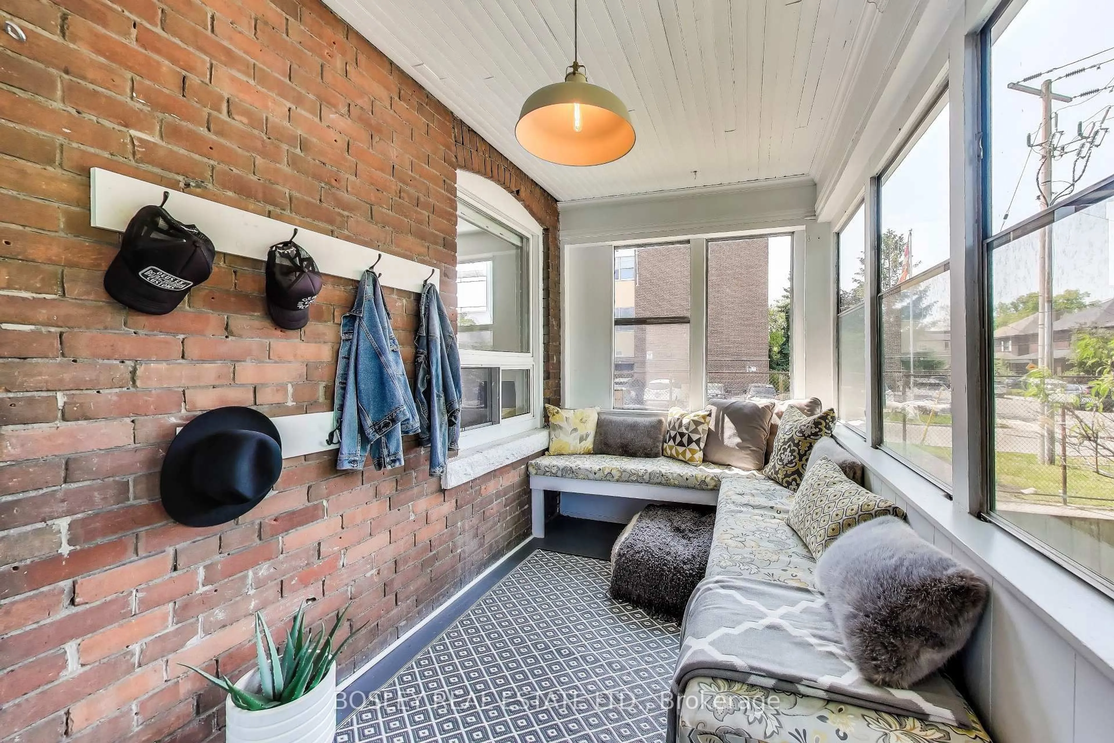 Patio, street for 627 Willard Ave, Toronto Ontario M6S 3S1
