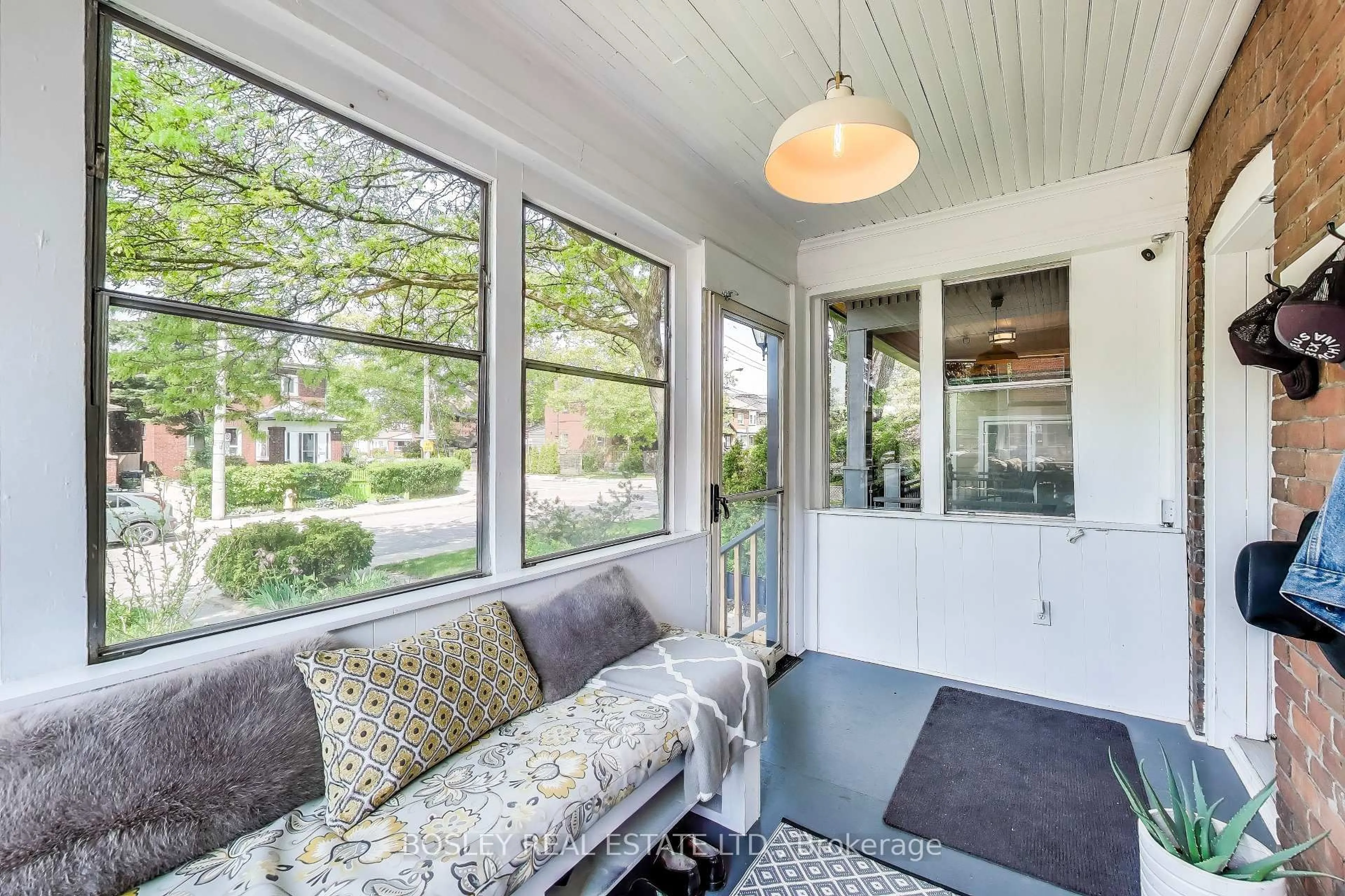 Patio, street for 627 Willard Ave, Toronto Ontario M6S 3S1