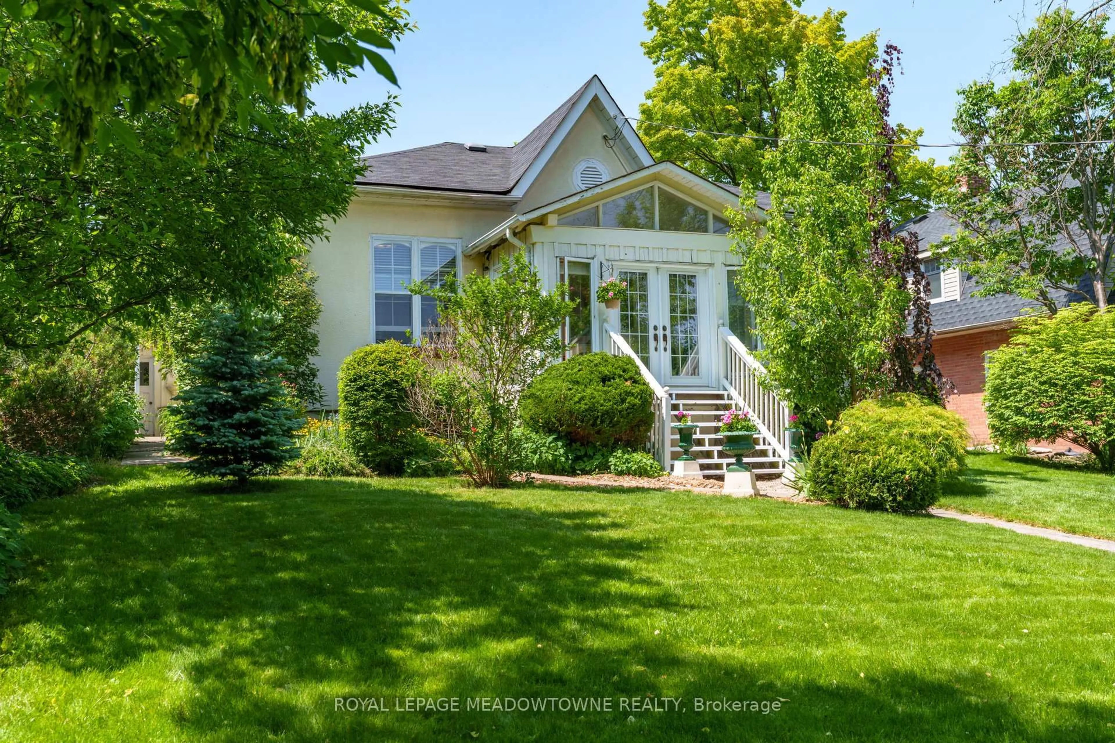 Unknown for 16 James St, Halton Hills Ontario L7G 2H4