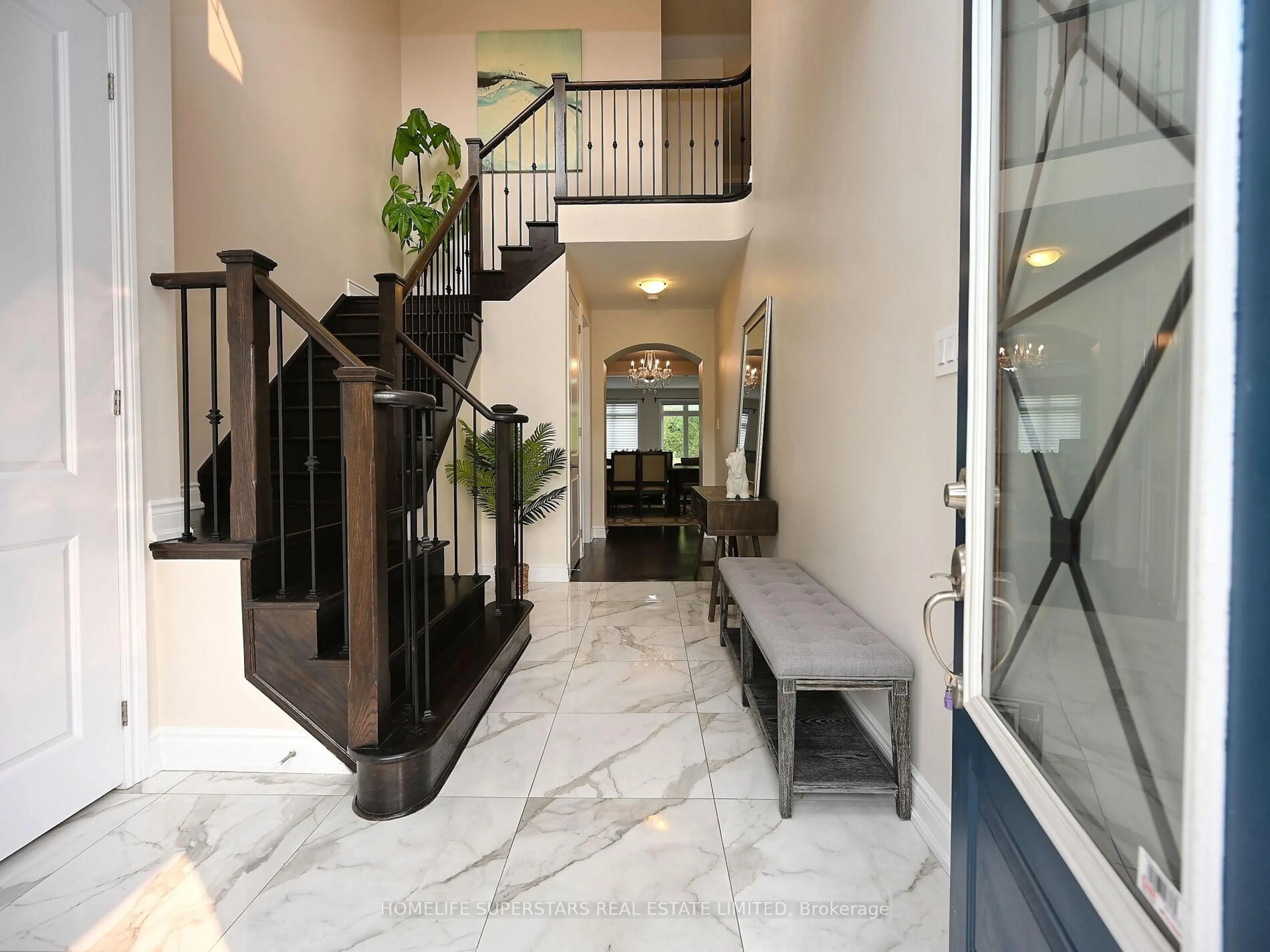 Indoor foyer for 41 Provost Ave, Brampton Ontario L6Y 6E8