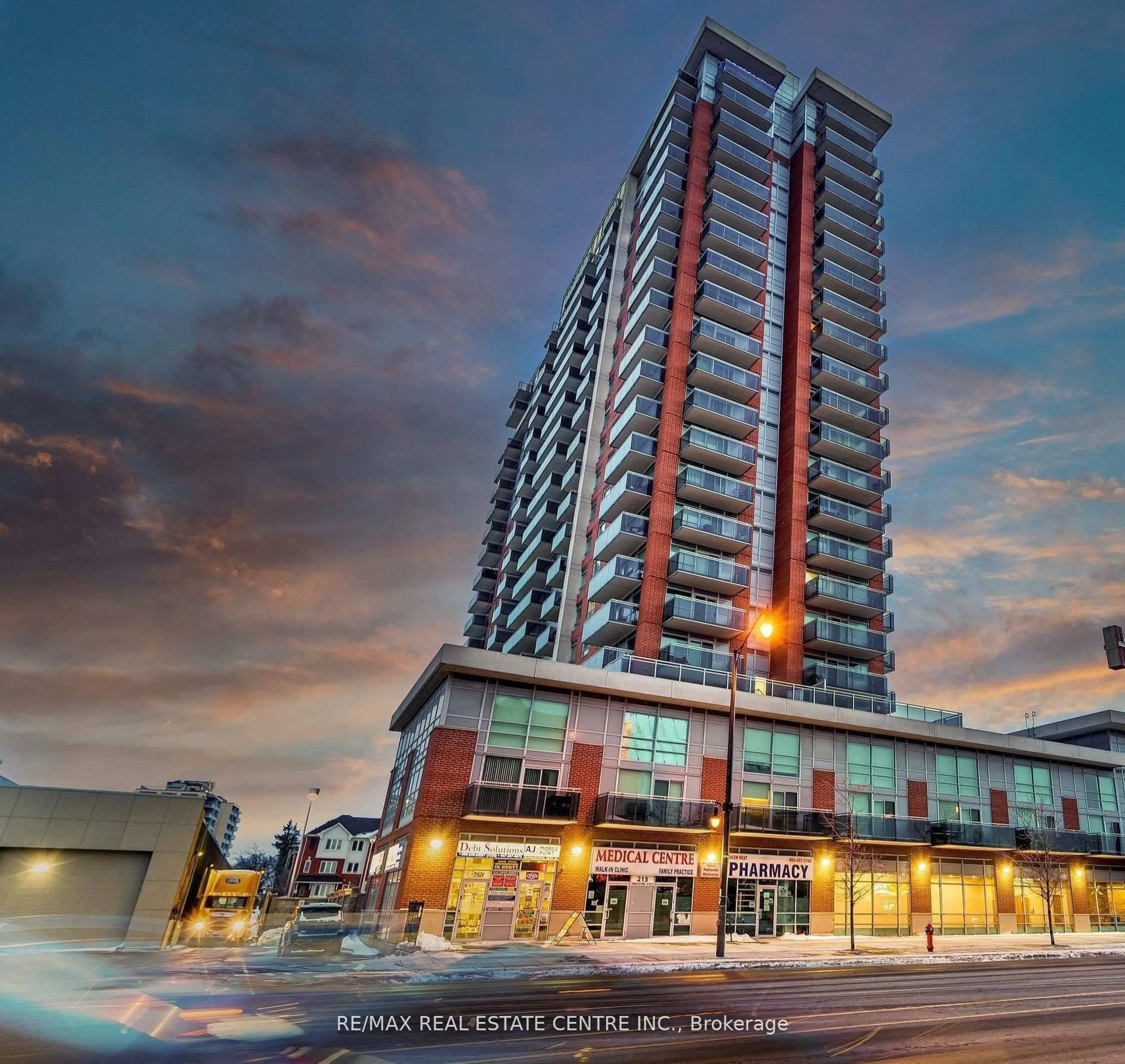 Unknown for 215 Queen St #301, Brampton Ontario L6W 0A9
