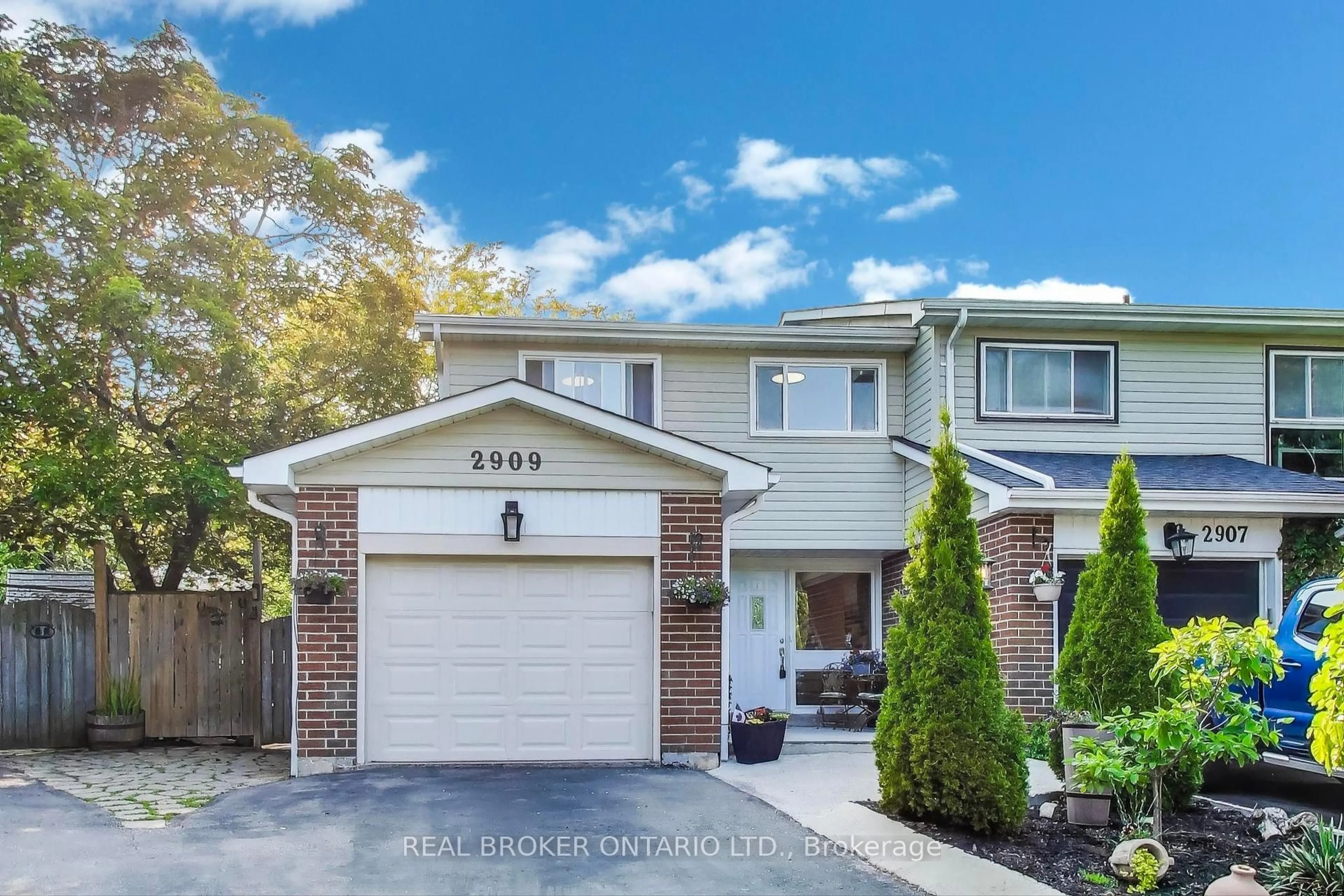 Home with brick exterior material, street for 2909 Bramshaw Gdns, Mississauga Ontario L5N 1S2