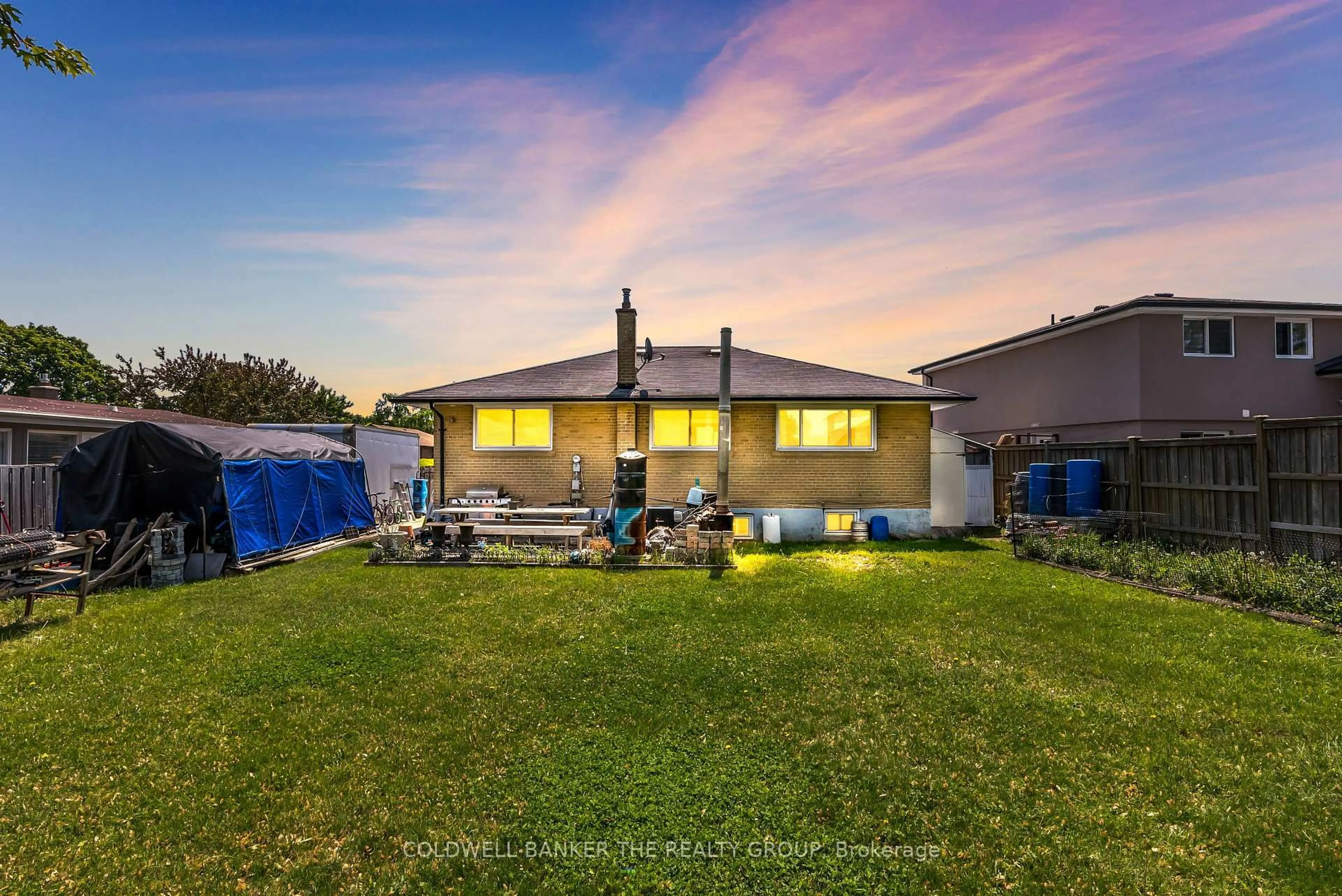 A pic from outside/outdoor area/front of a property/back of a property/a pic from drone, street for 12 Sherwood Cres, Brampton Ontario L6X 2E1